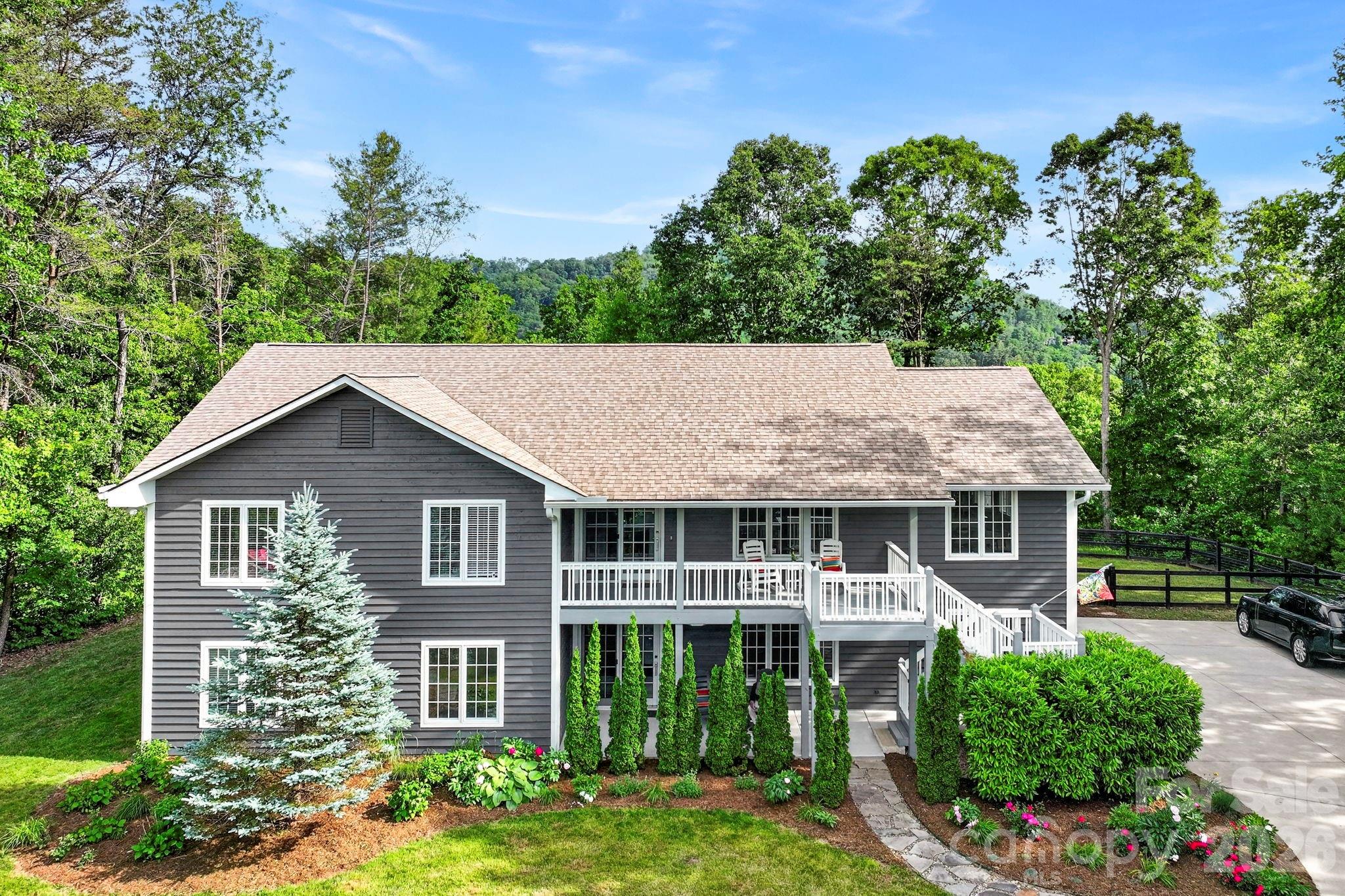 152 Skyview Circle — Asheville