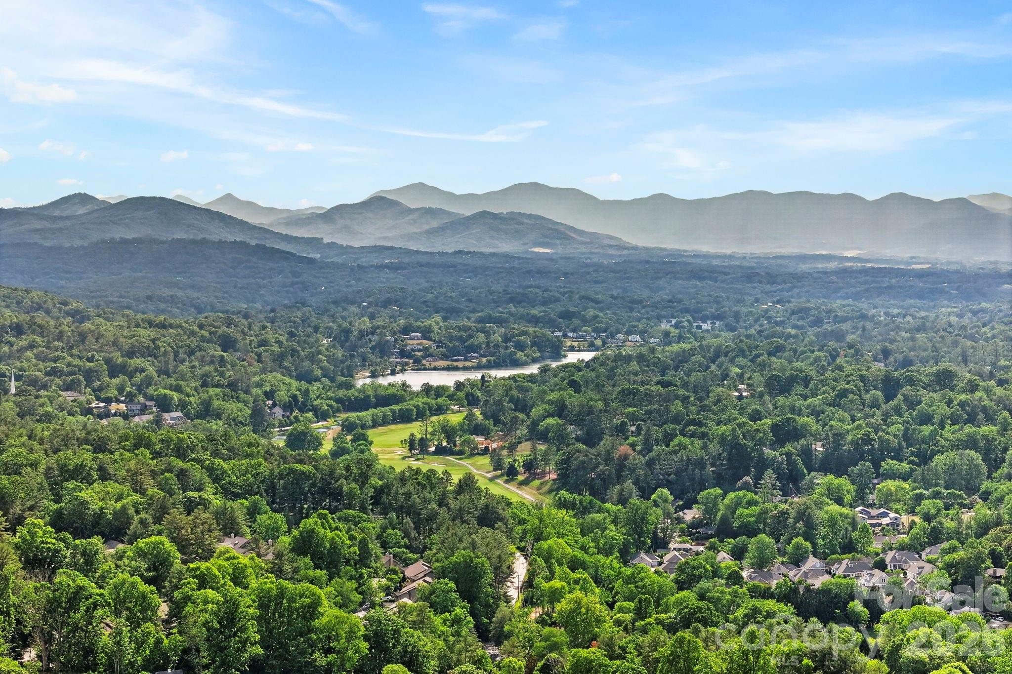 152 Skyview Circle — Asheville