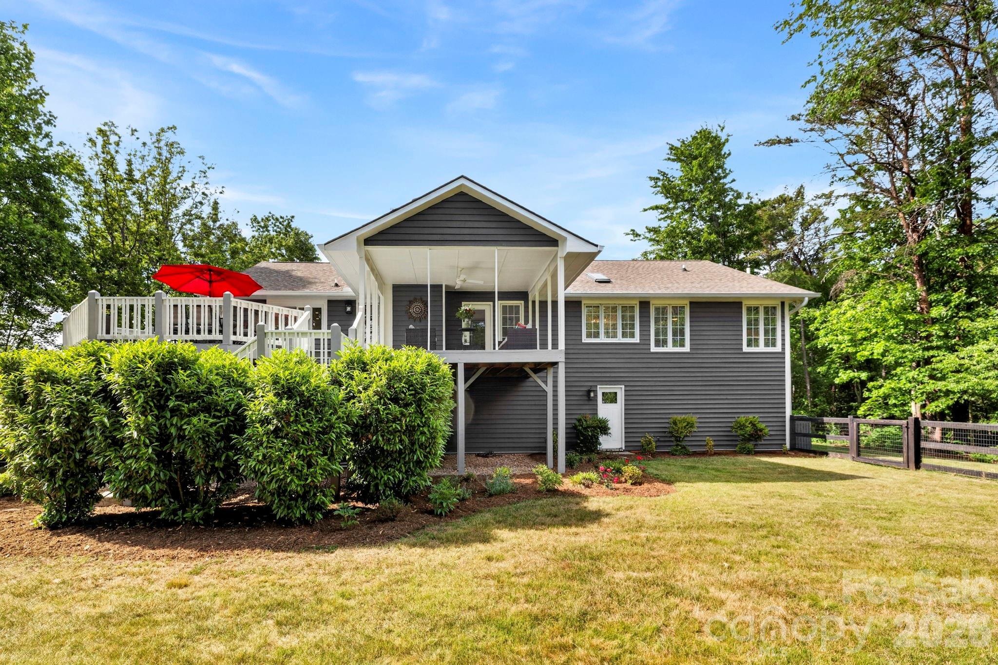 152 Skyview Circle — Asheville