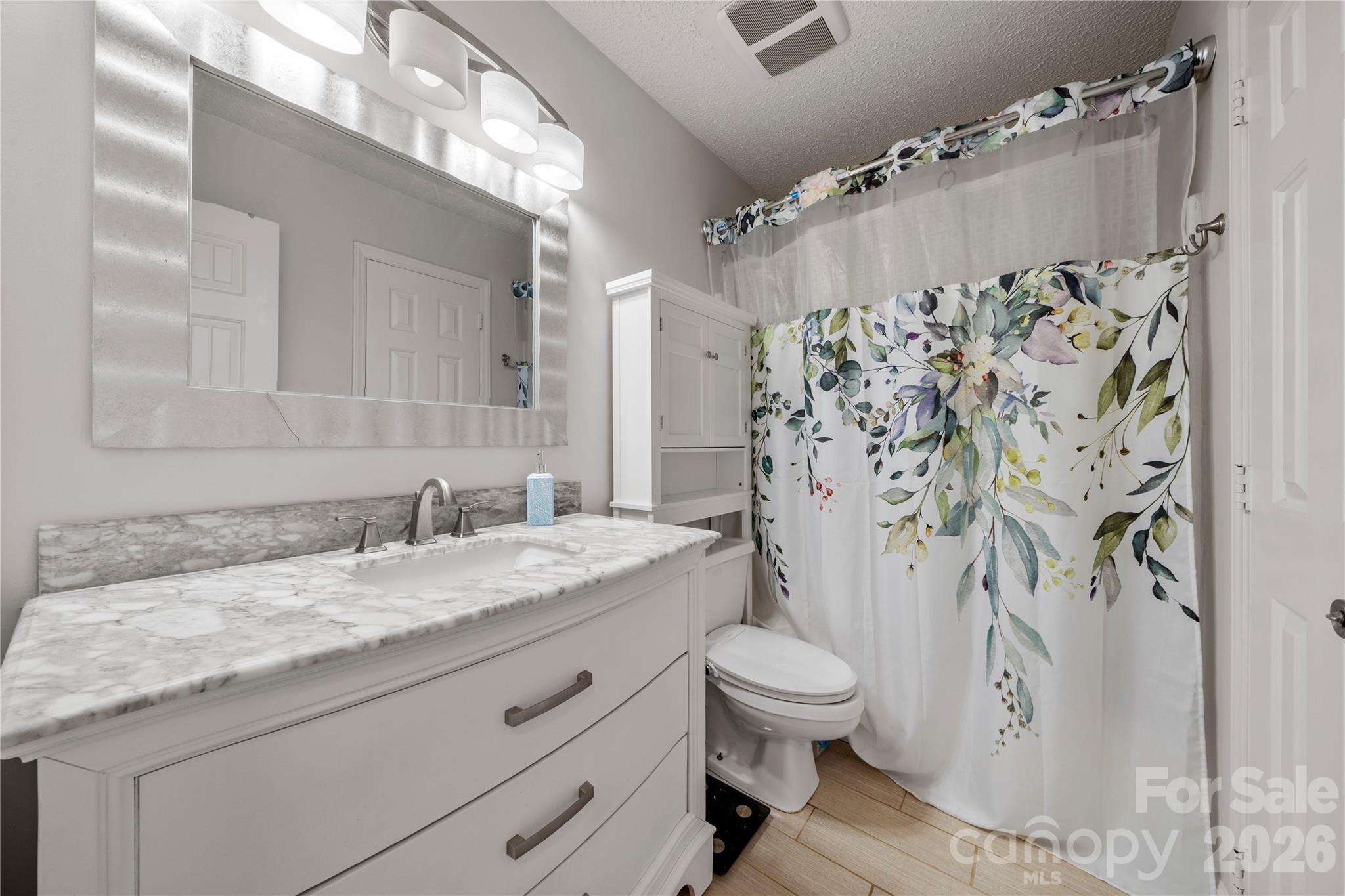 3072 Point Clear Drive — Tega Cay