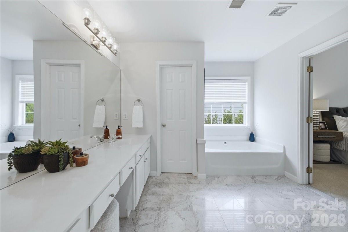 3524 Arborhill Road — Charlotte