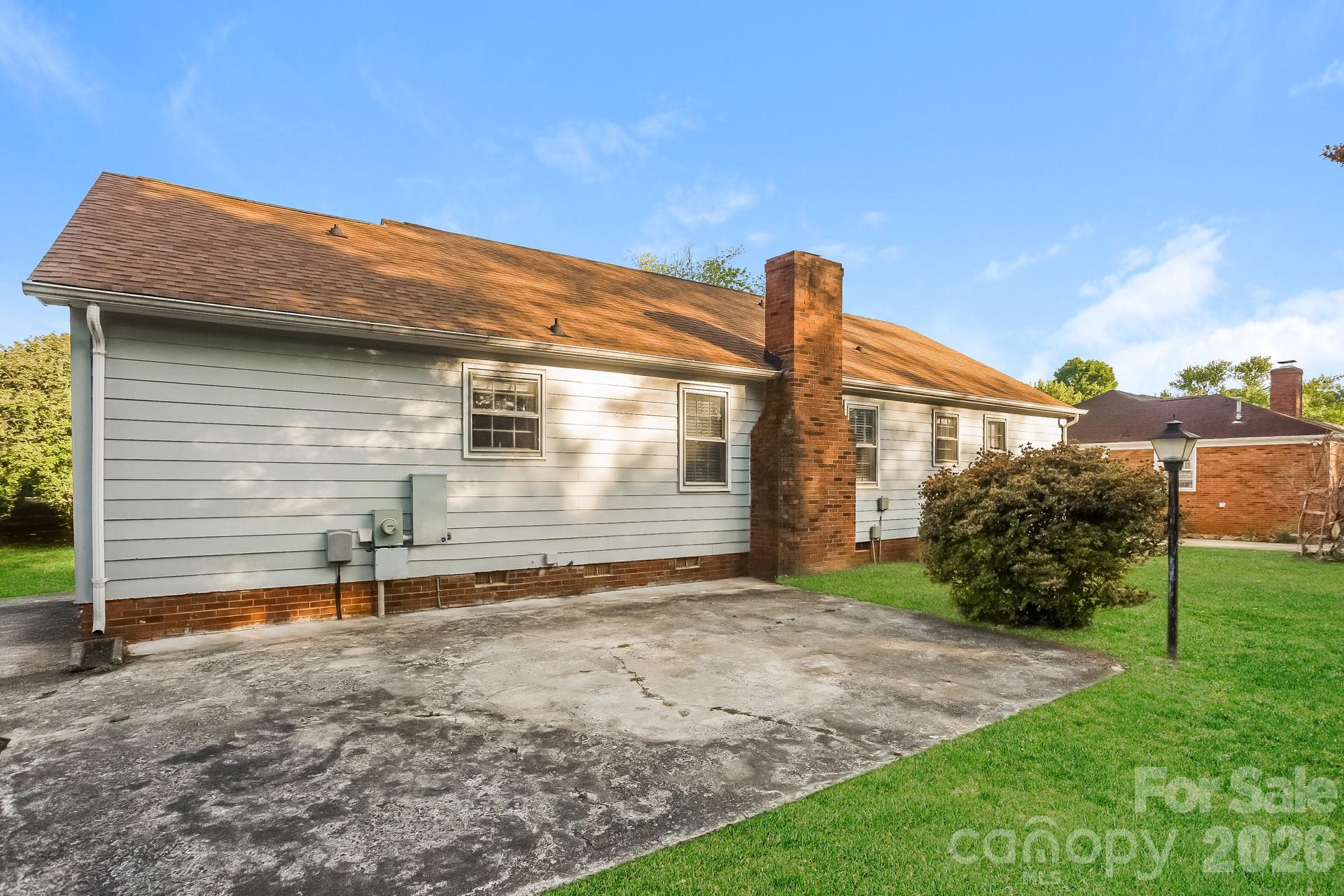 7114 Fox Hunt Road — Charlotte