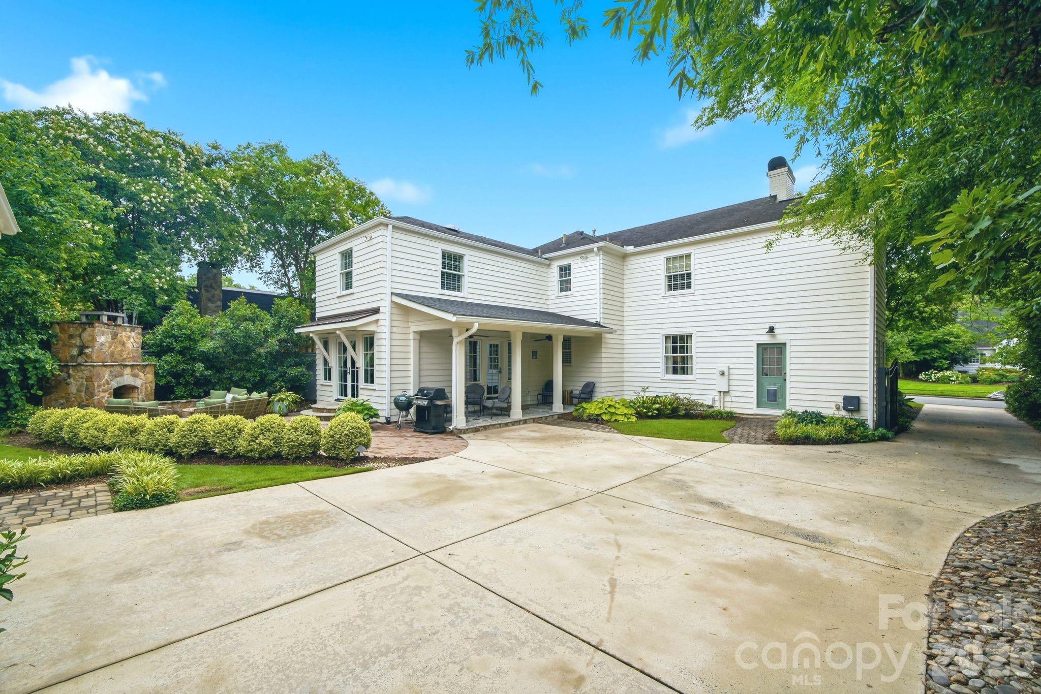 1951 Sterling Road — Charlotte