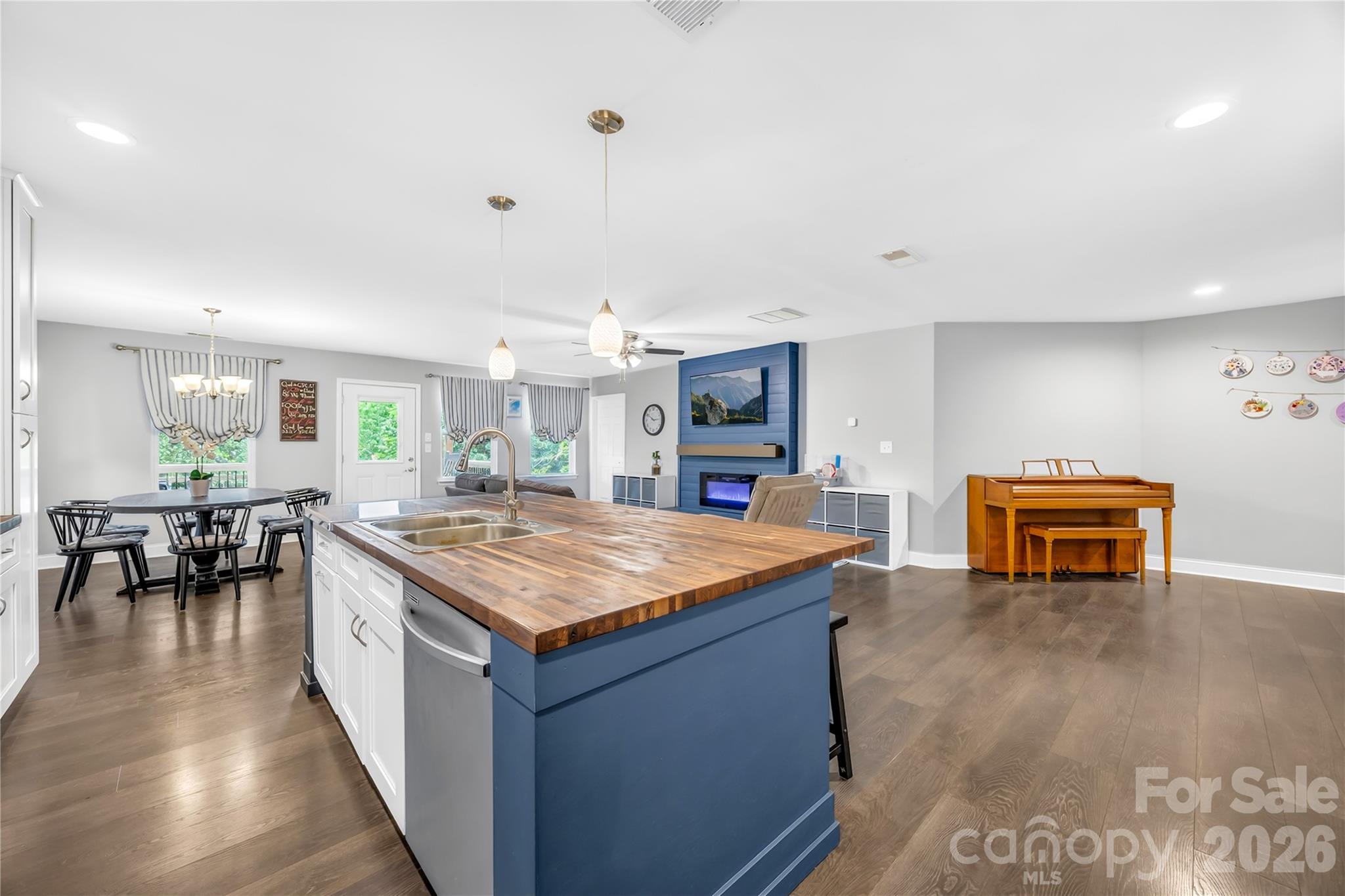 953 Rocky Meadows Lane — Concord
