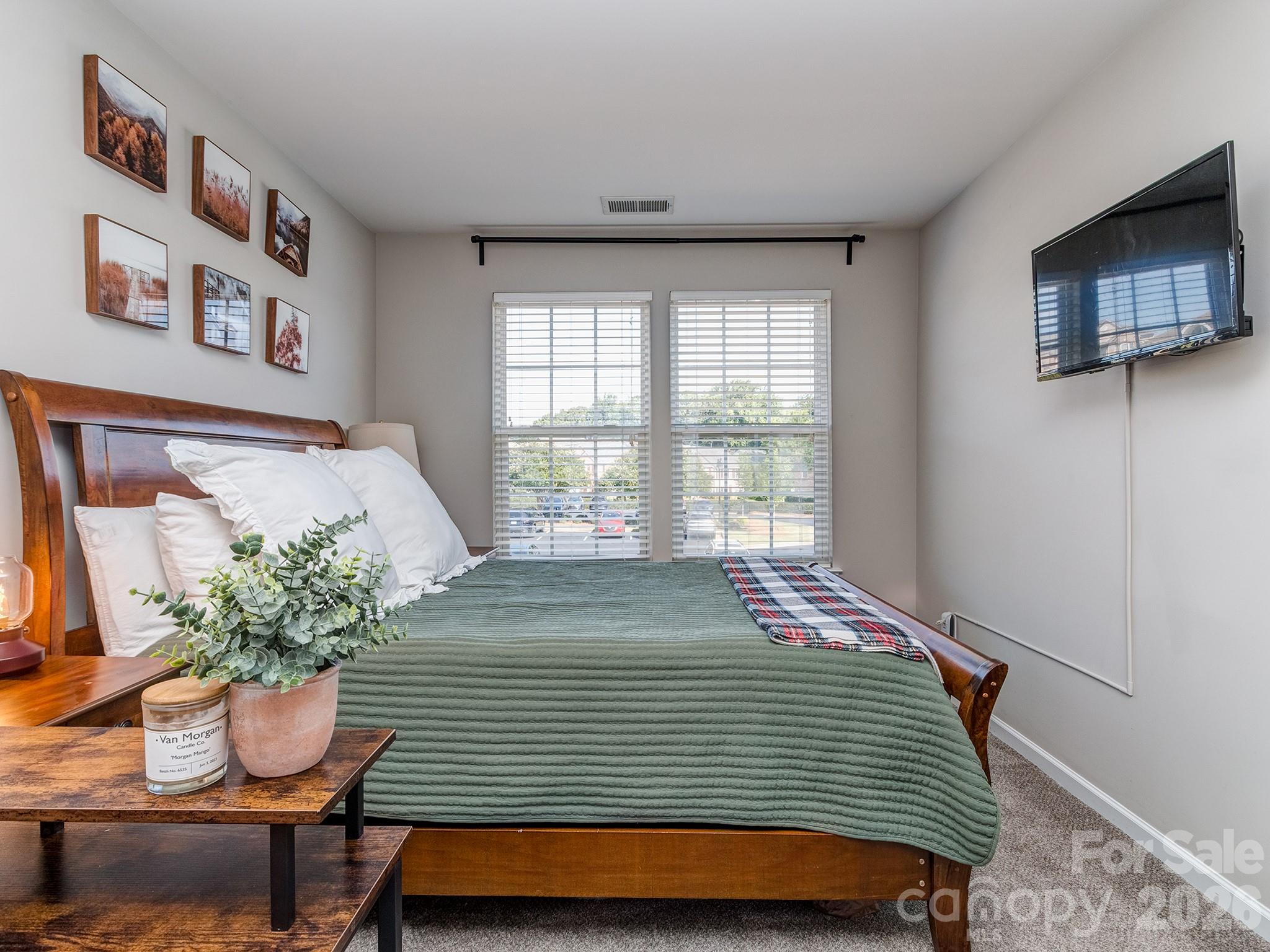 6535 Central Pacific Avenue — Charlotte