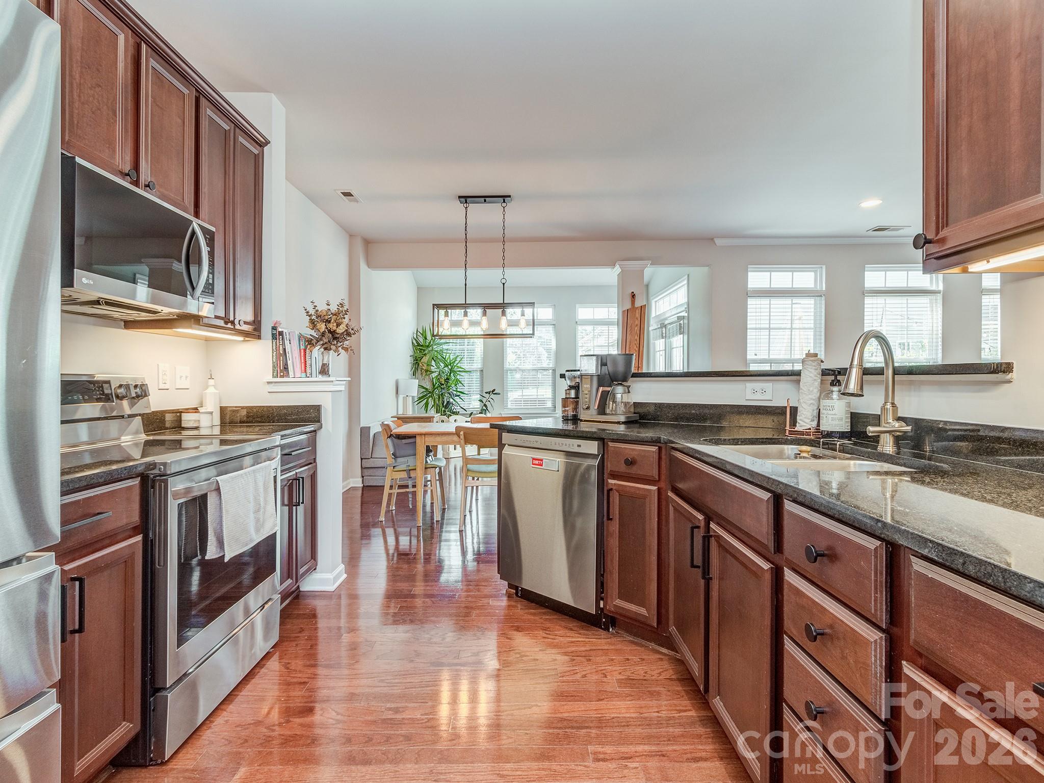 6535 Central Pacific Avenue — Charlotte