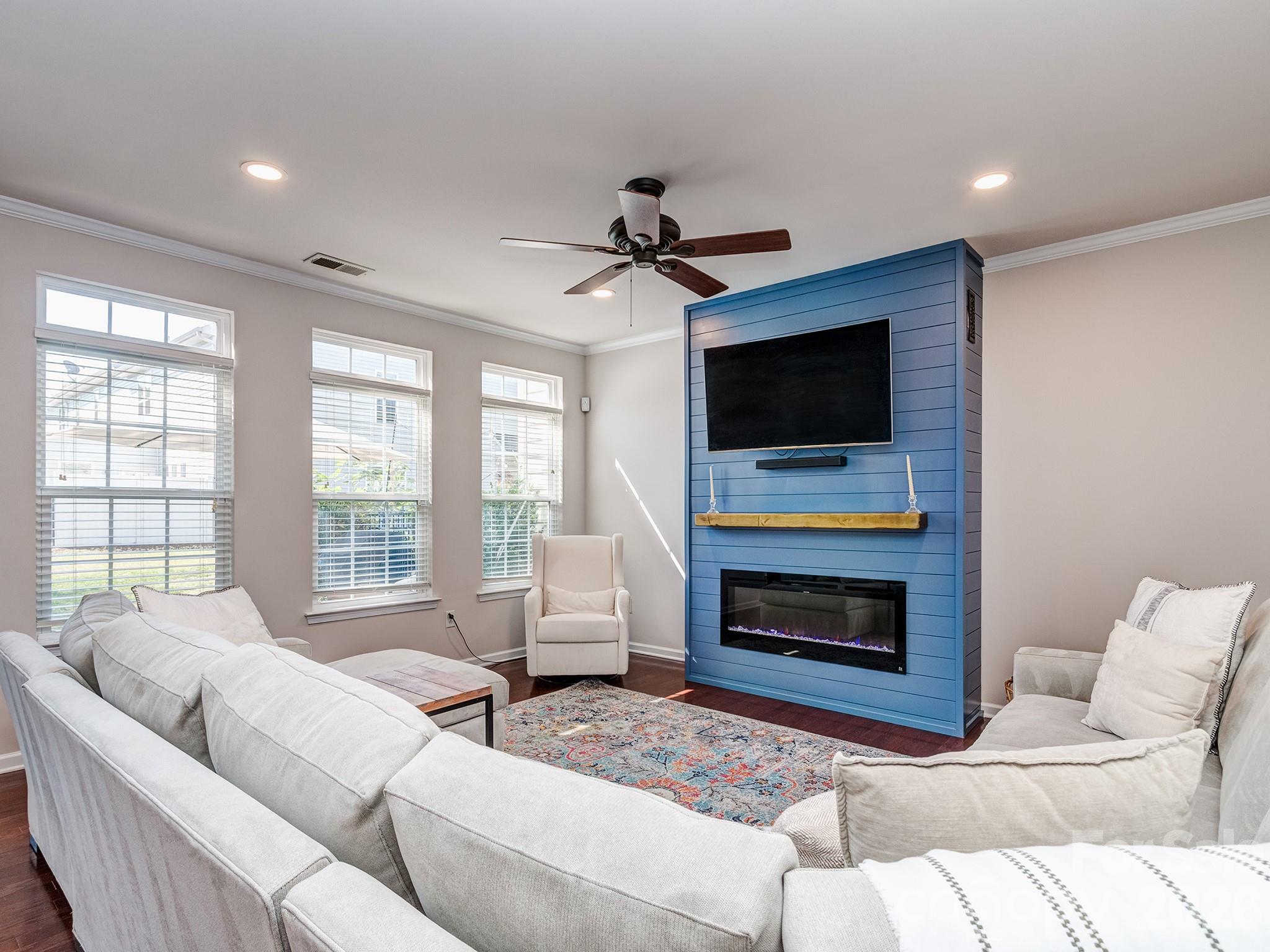 6535 Central Pacific Avenue — Charlotte