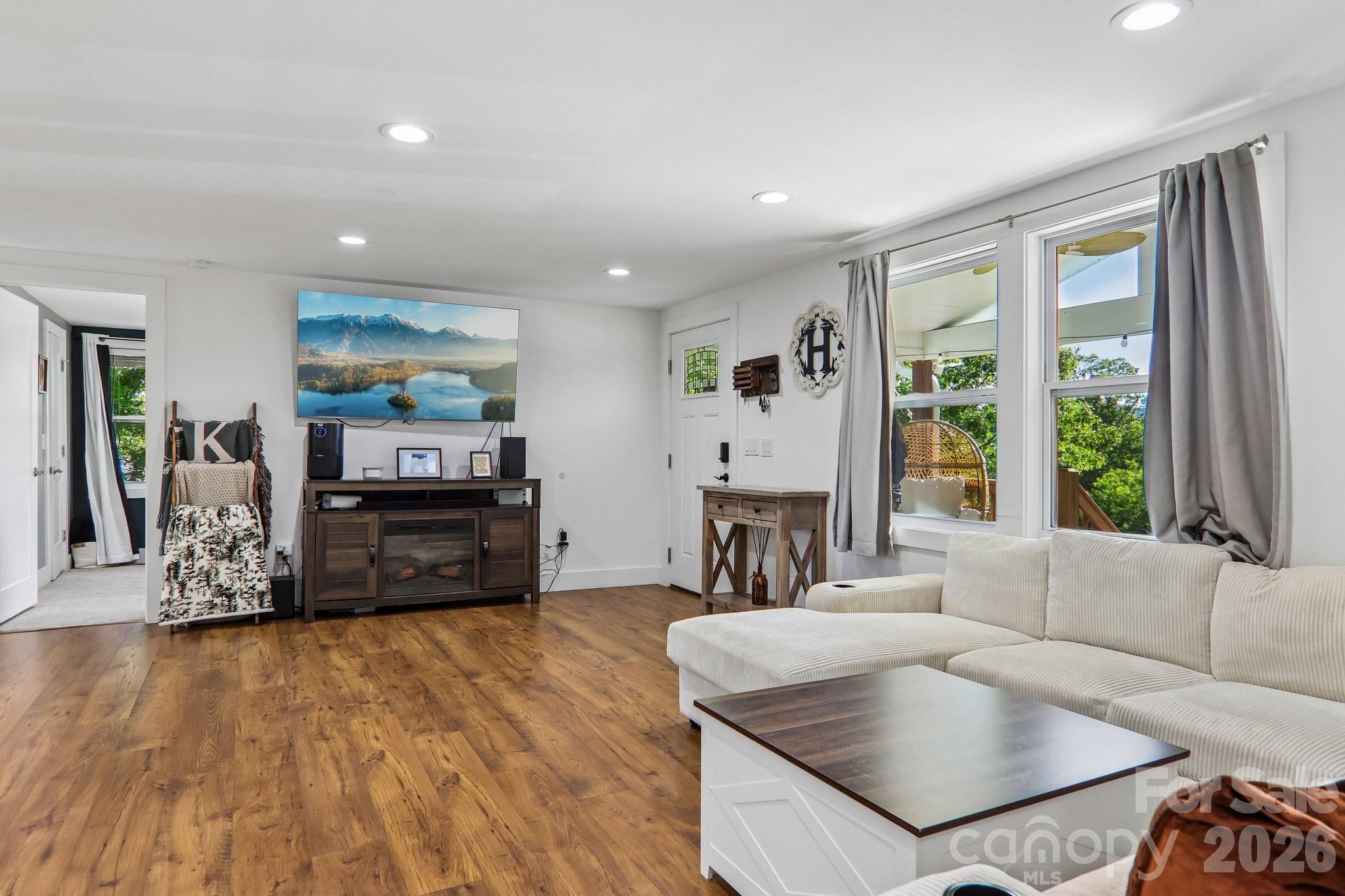 75 Glen View Road — Arden