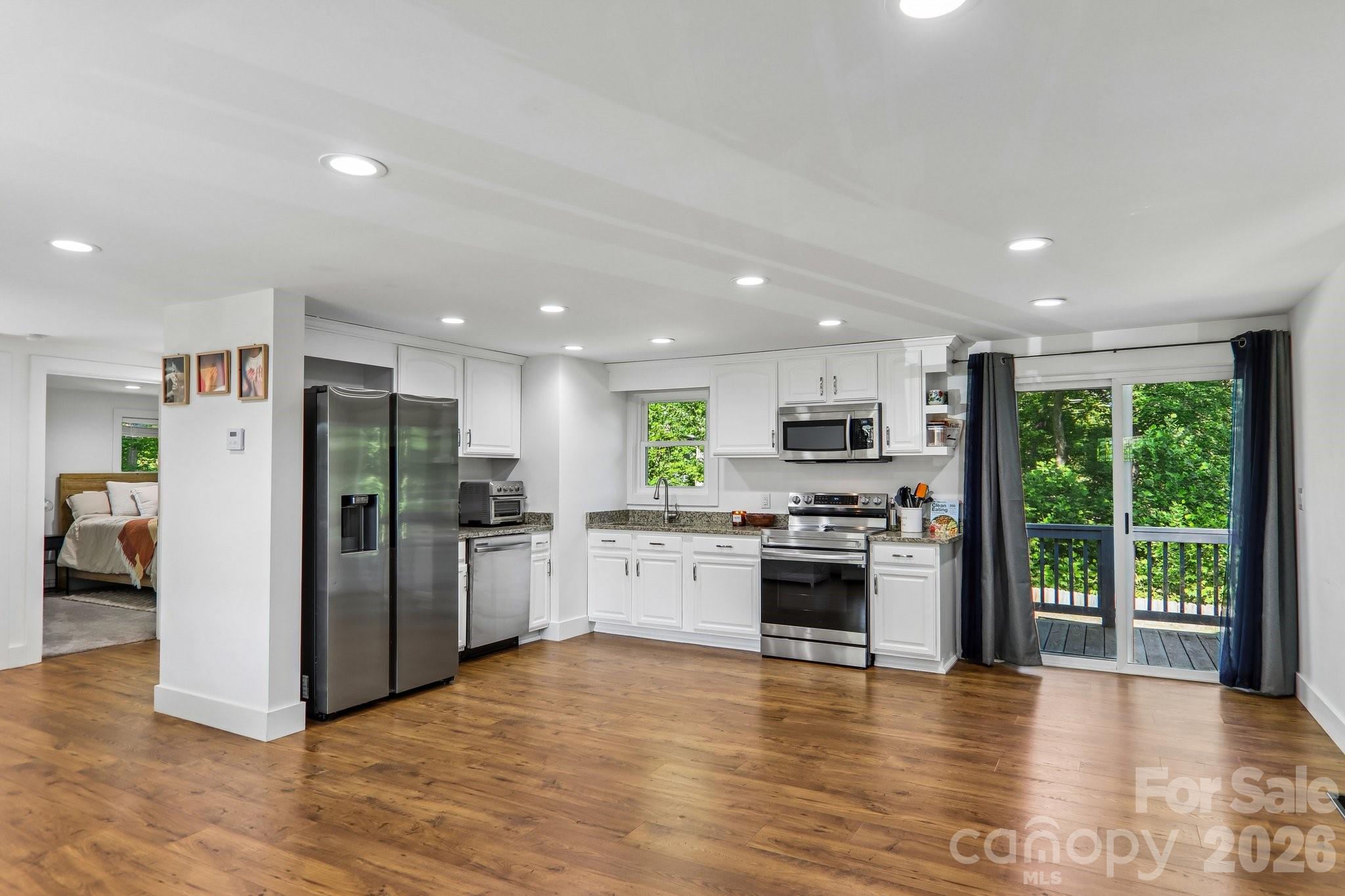 75 Glen View Road — Arden