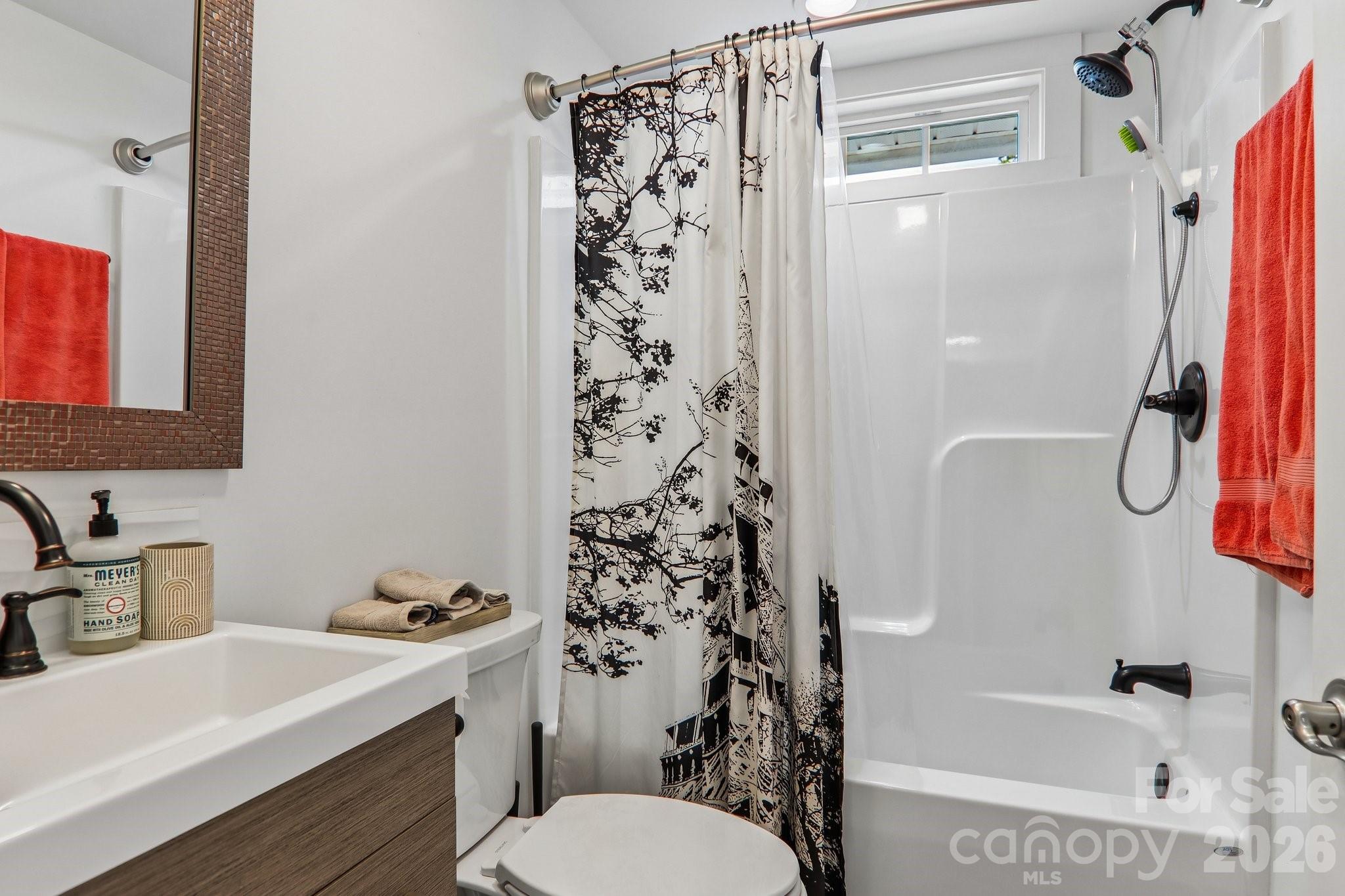 75 Glen View Road — Arden