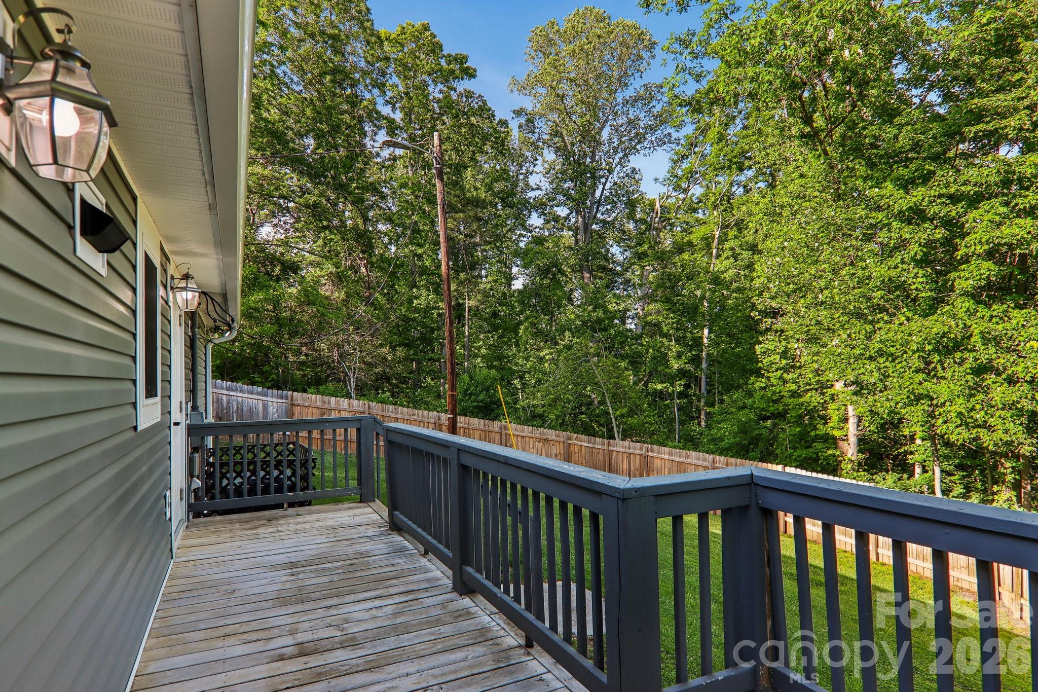 75 Glen View Road — Arden