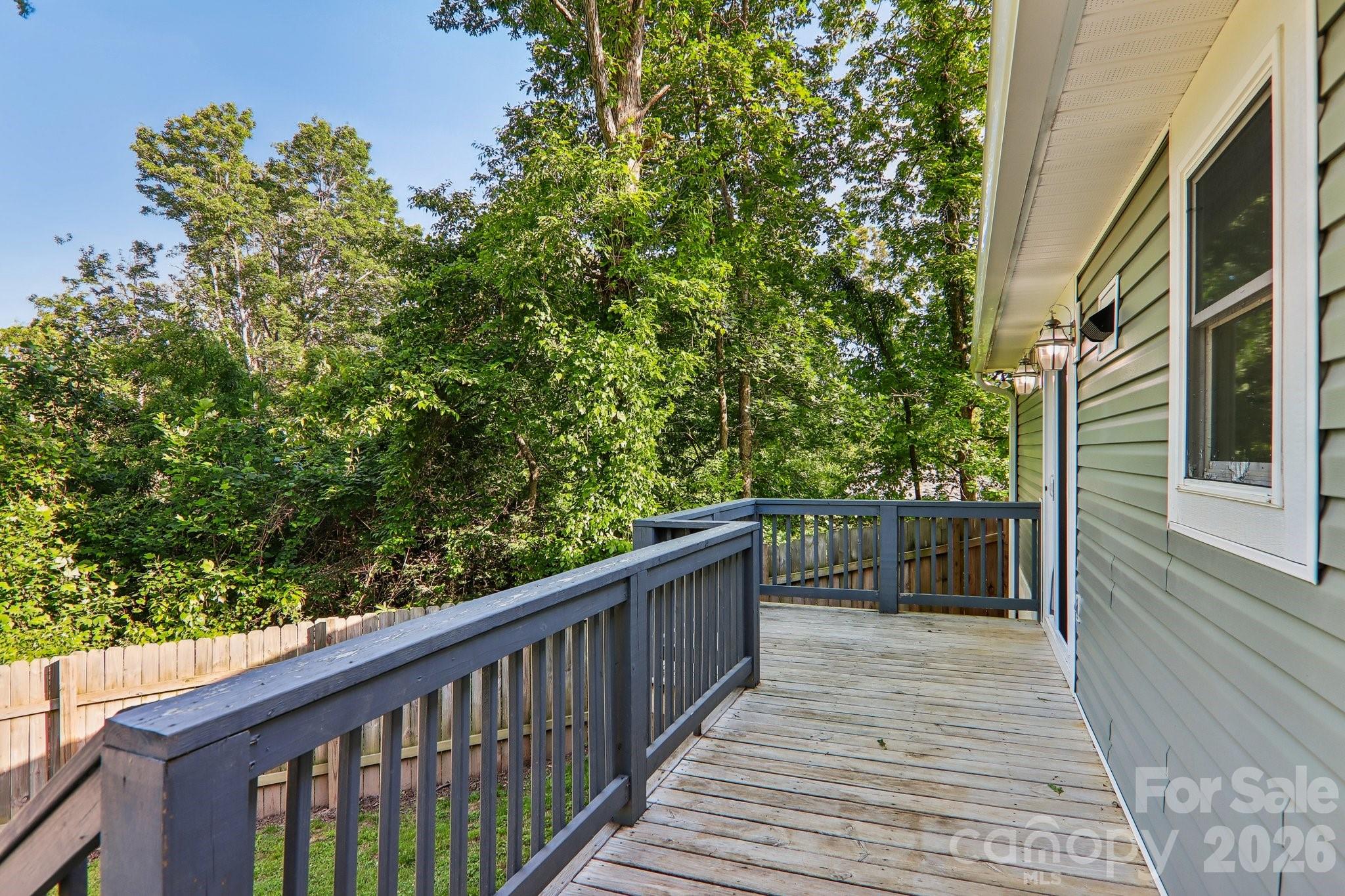 75 Glen View Road — Arden