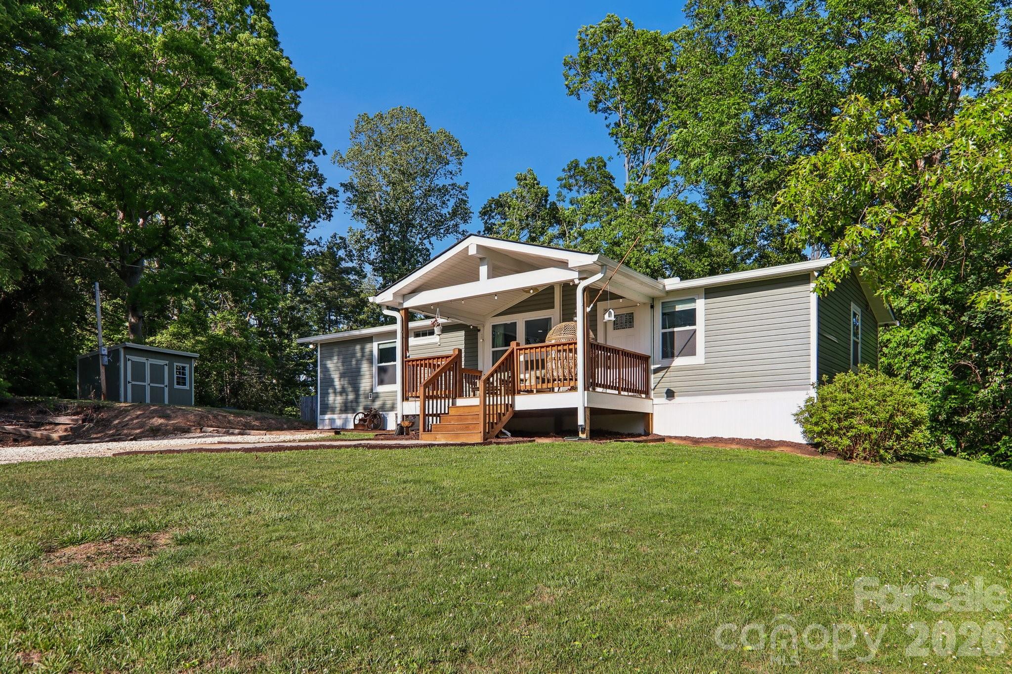 75 Glen View Road — Arden