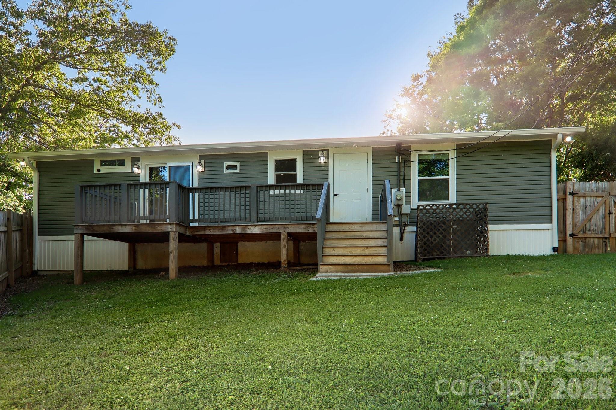 75 Glen View Road — Arden