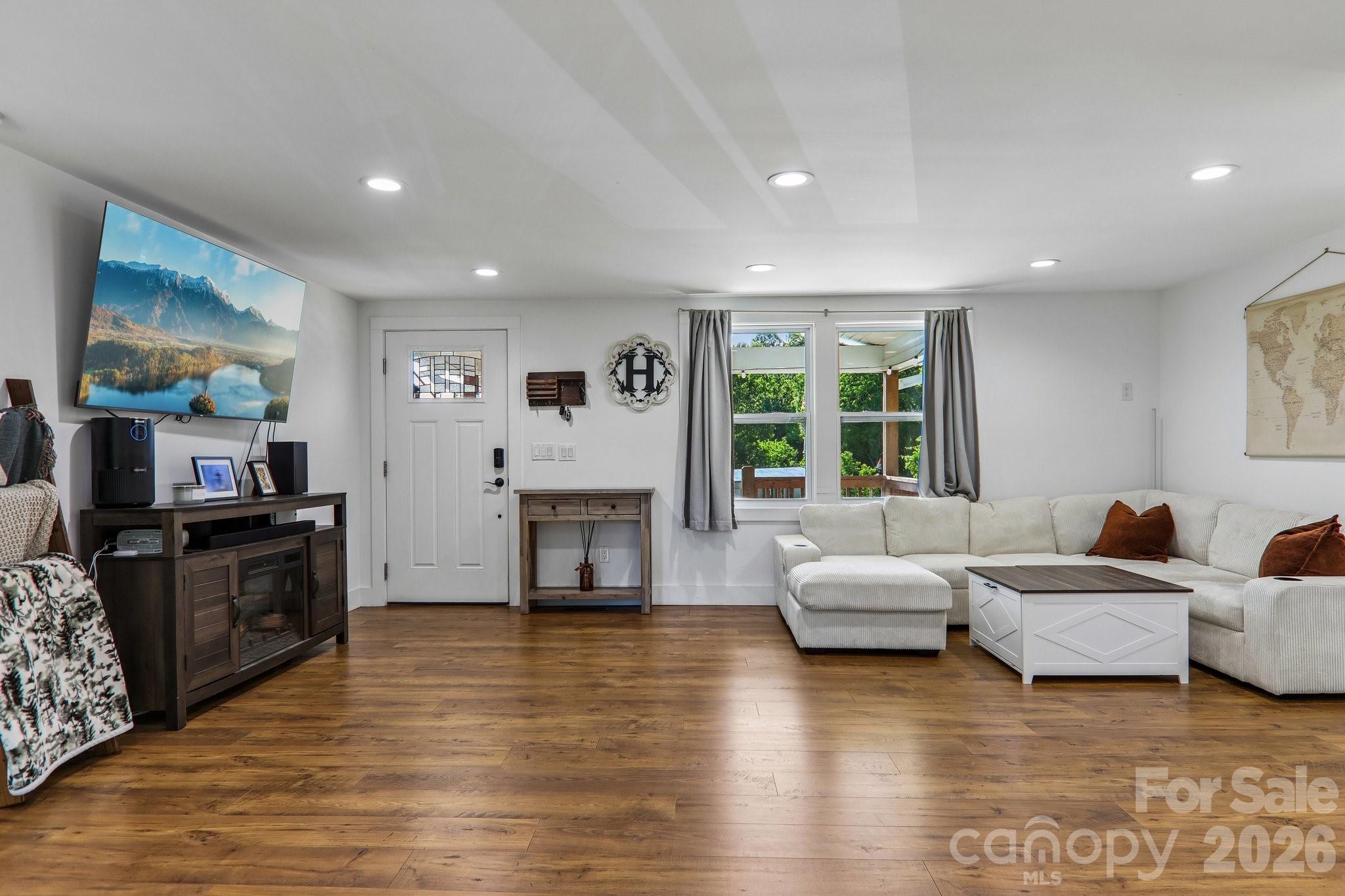 75 Glen View Road — Arden