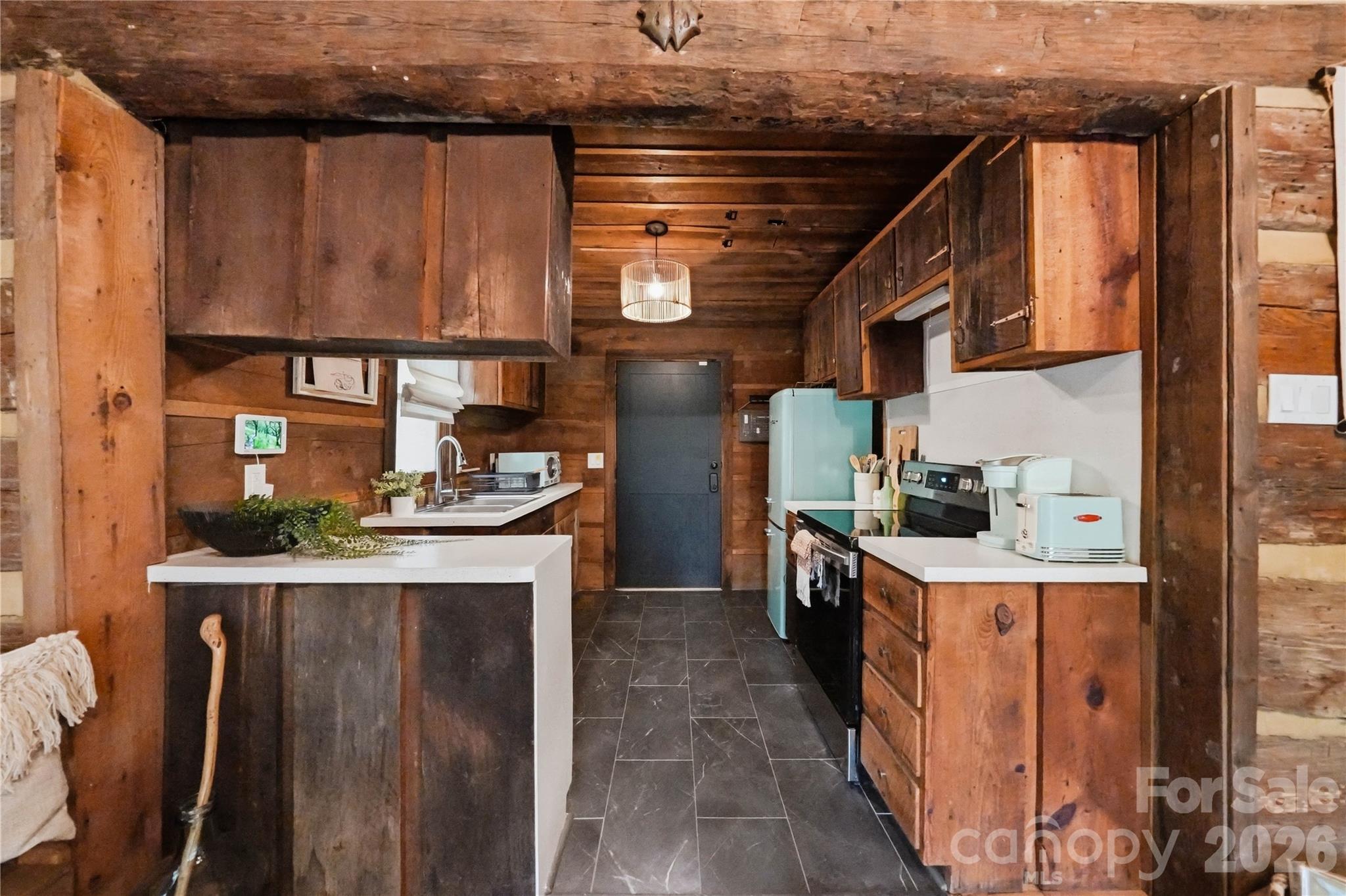 300 Clark Cove Road — Statesville