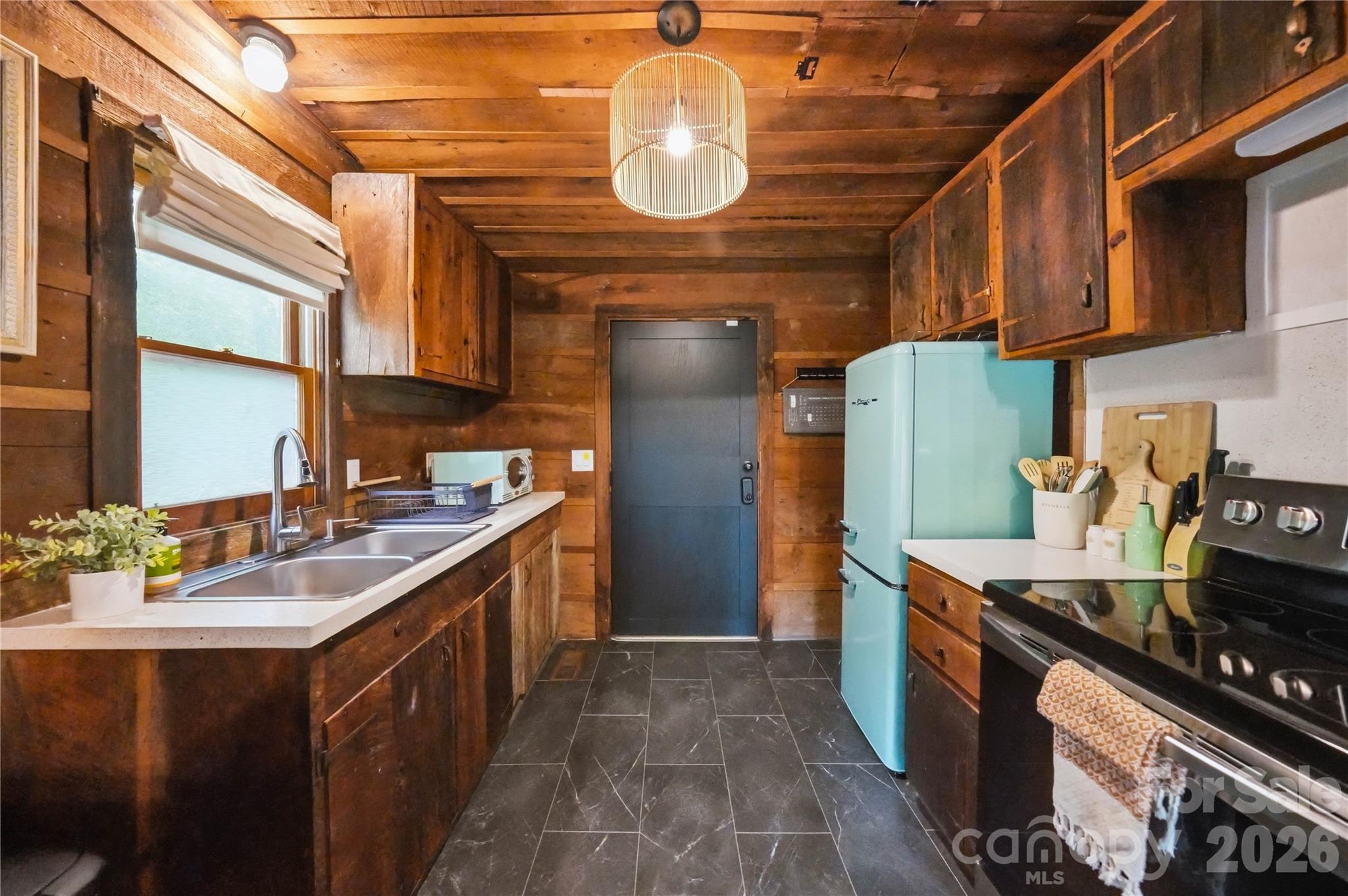 300 Clark Cove Road — Statesville