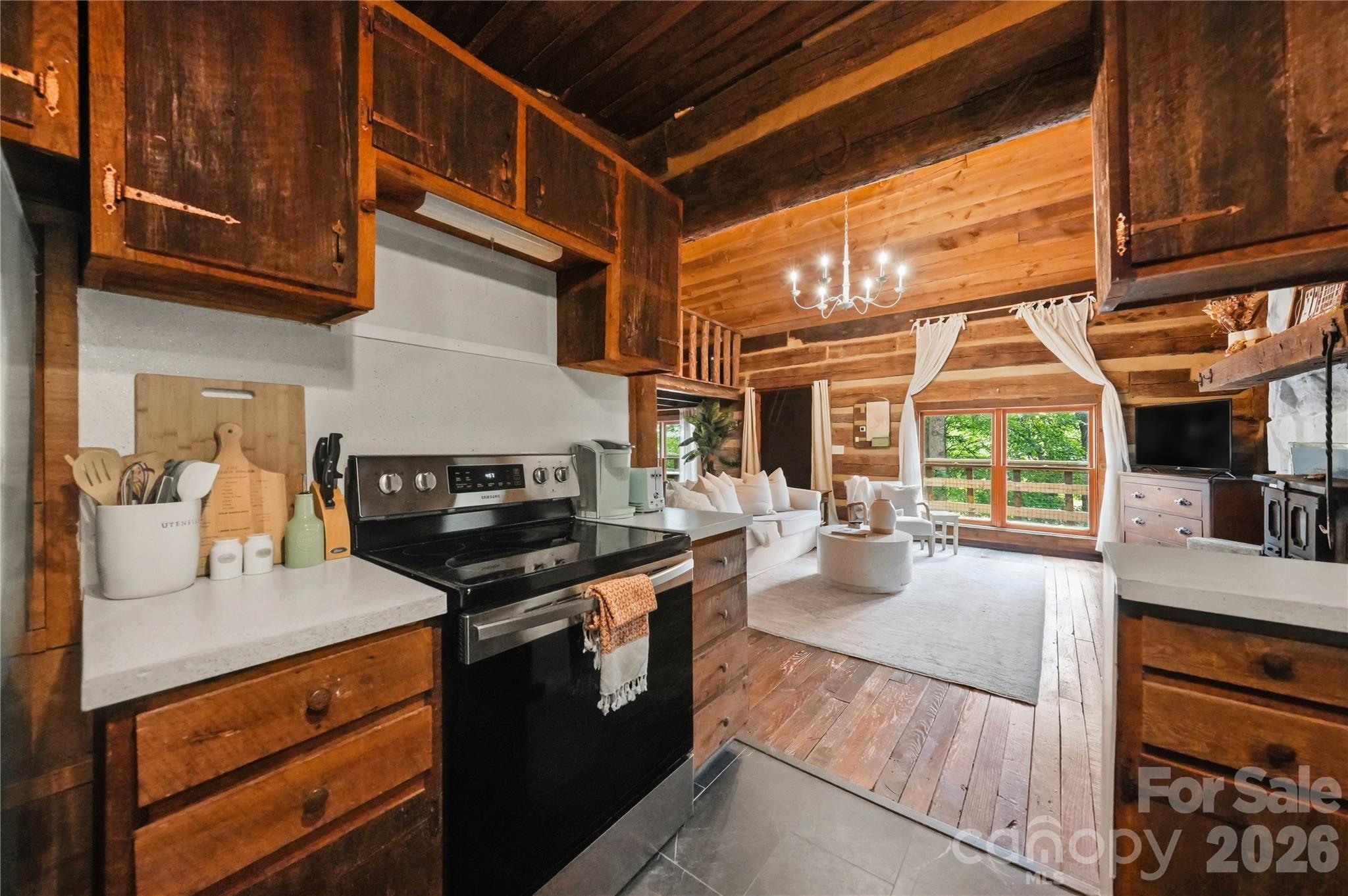 300 Clark Cove Road — Statesville