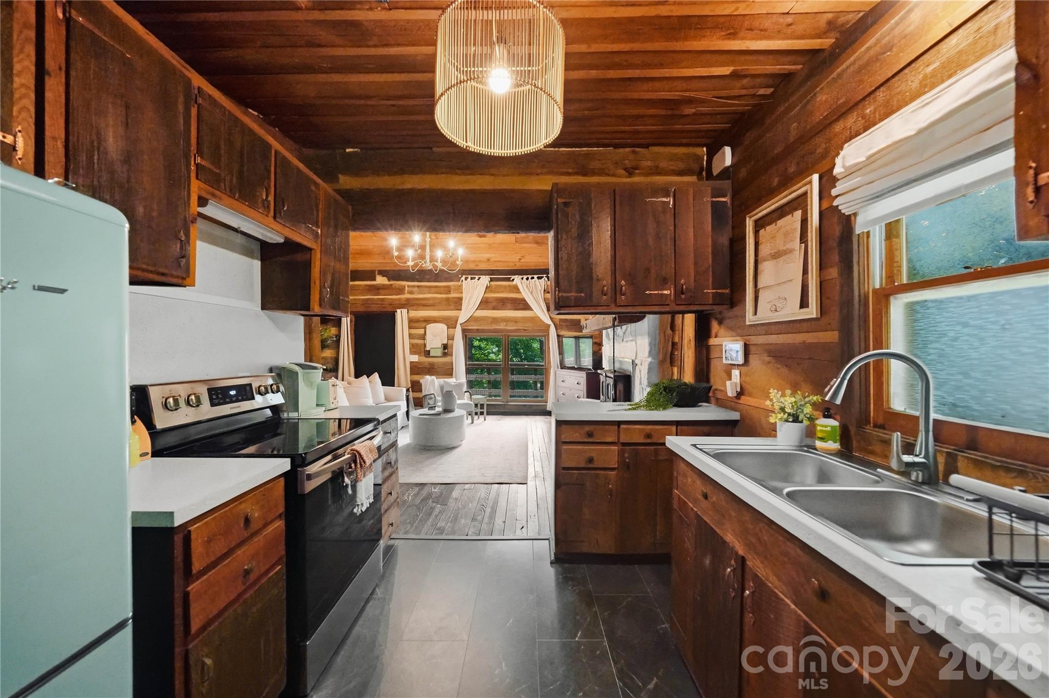 300 Clark Cove Road — Statesville