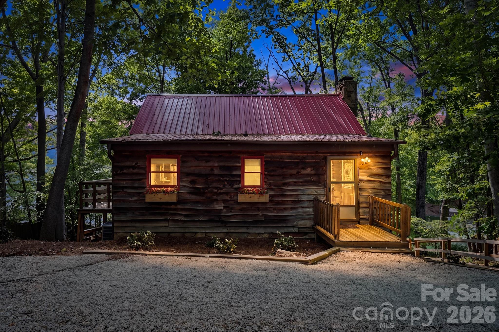 300 Clark Cove Road — Statesville