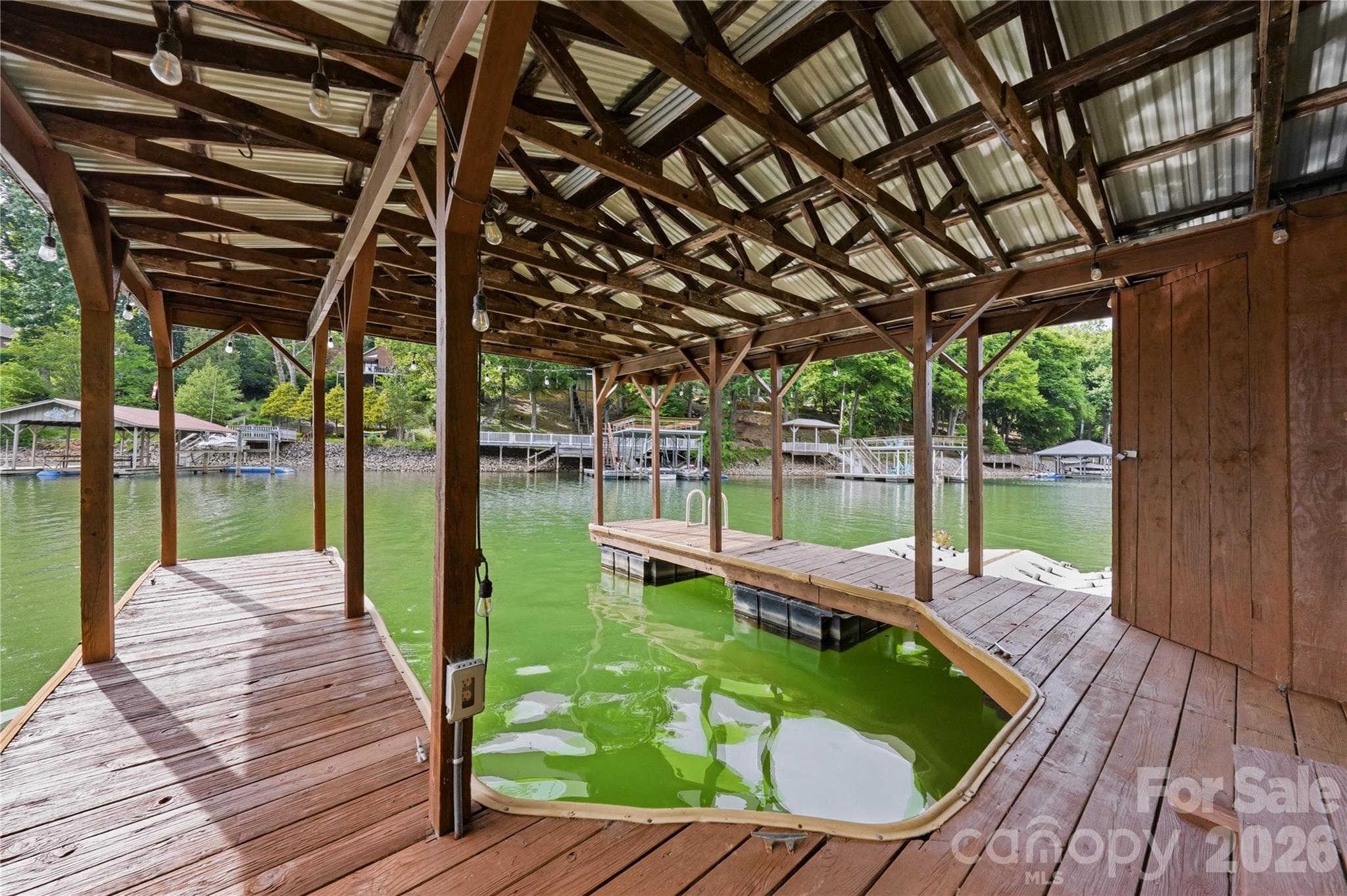 300 Clark Cove Road — Statesville