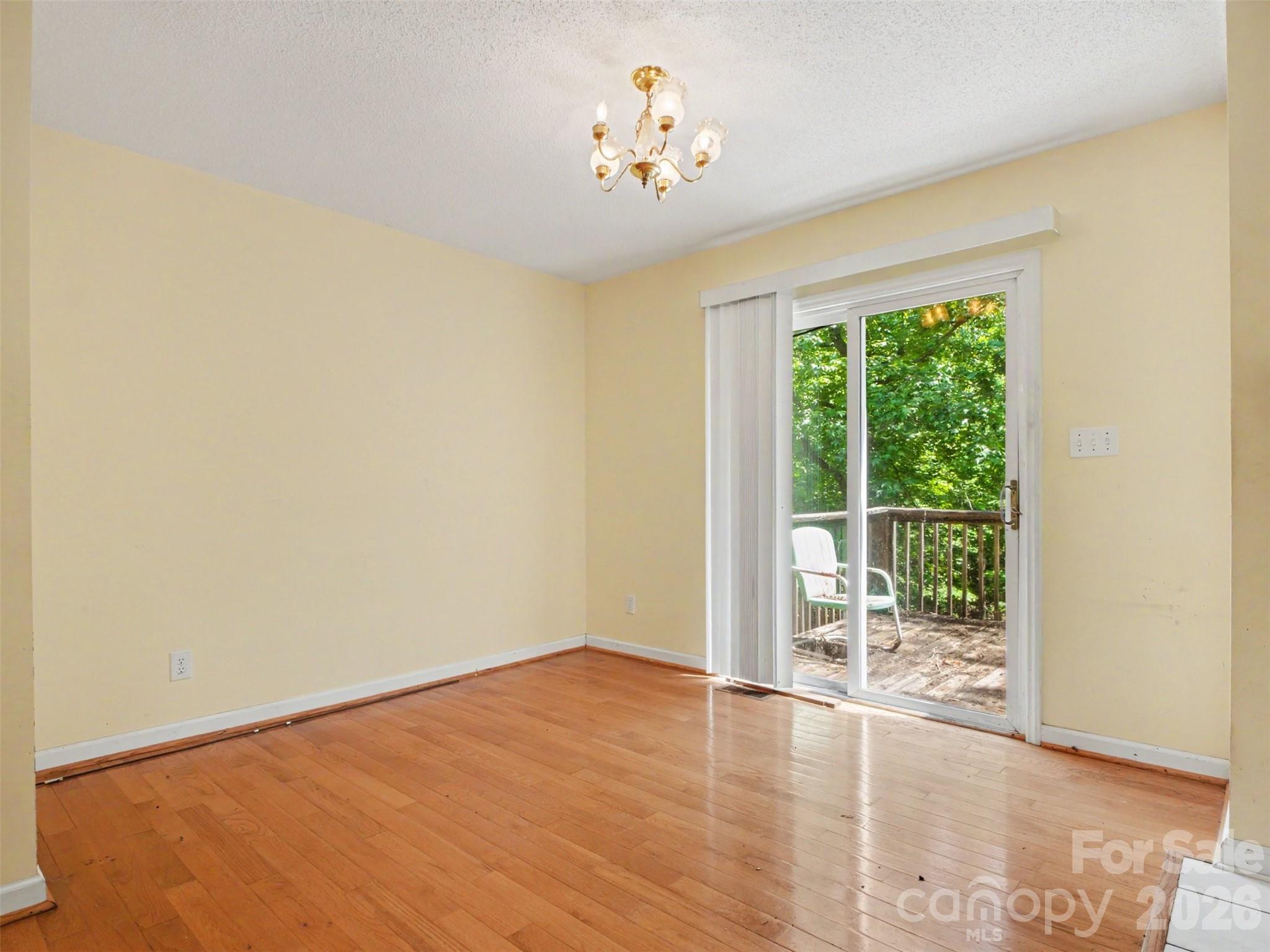 11109 Asbury Chapel Road — Huntersville