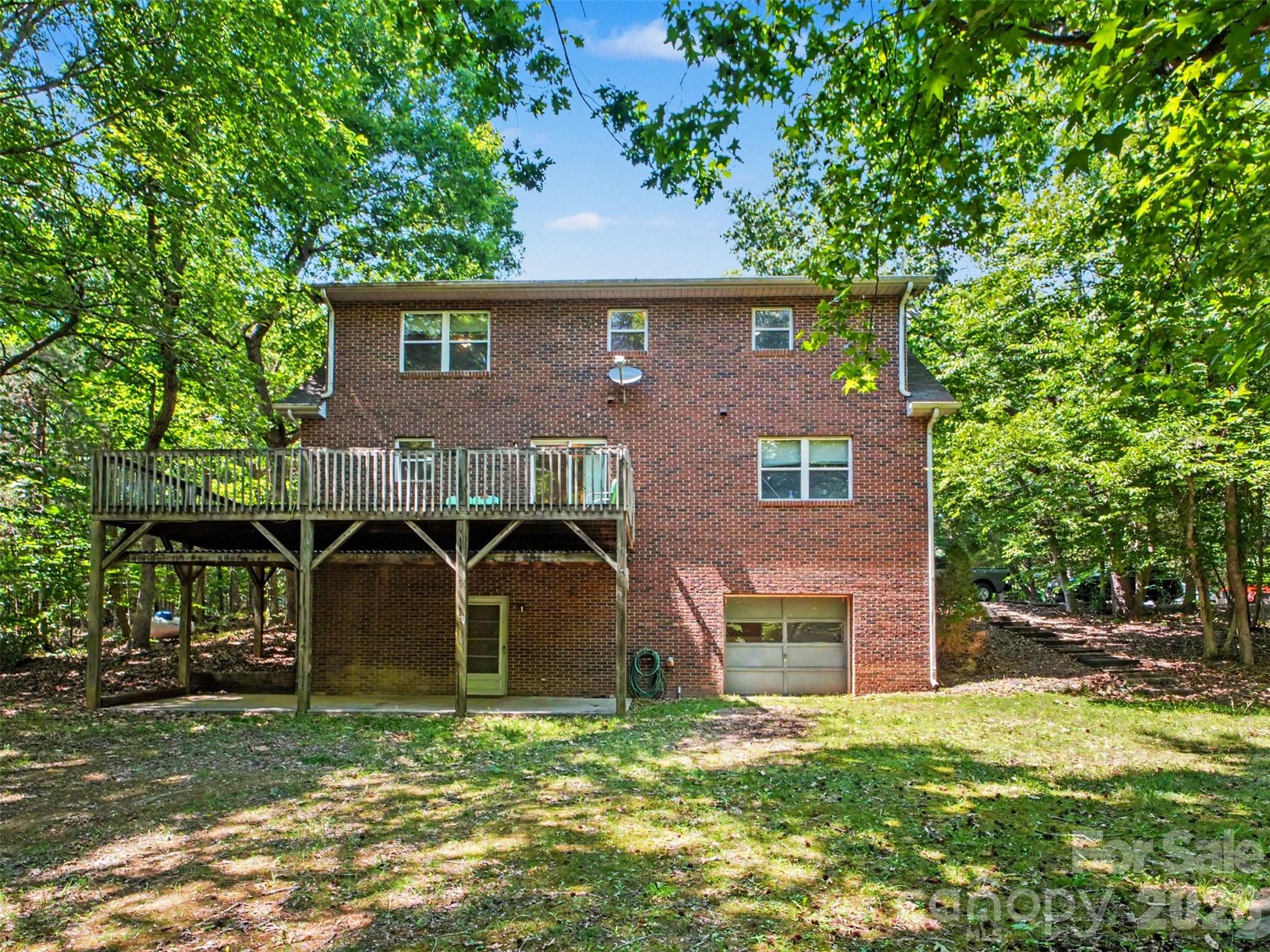11109 Asbury Chapel Road — Huntersville