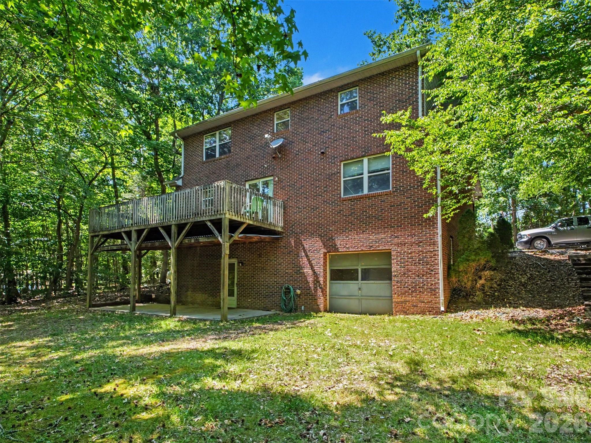 11109 Asbury Chapel Road — Huntersville