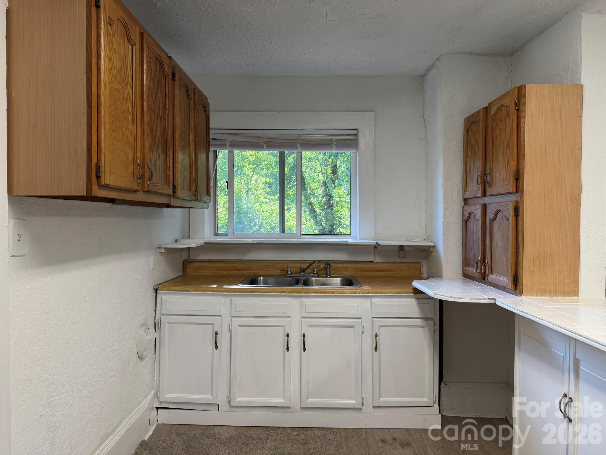 41 Oak Hill Drive — Asheville