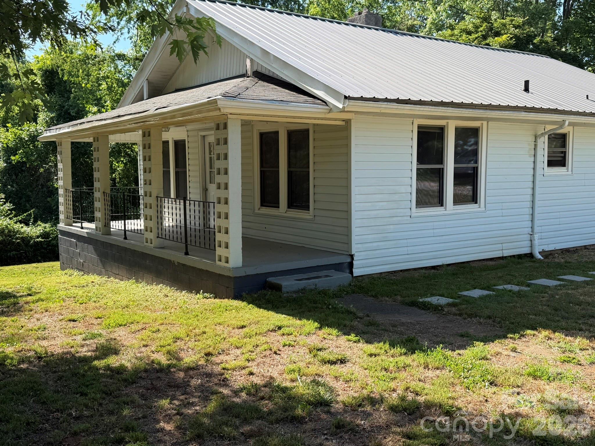 41 Oak Hill Drive — Asheville