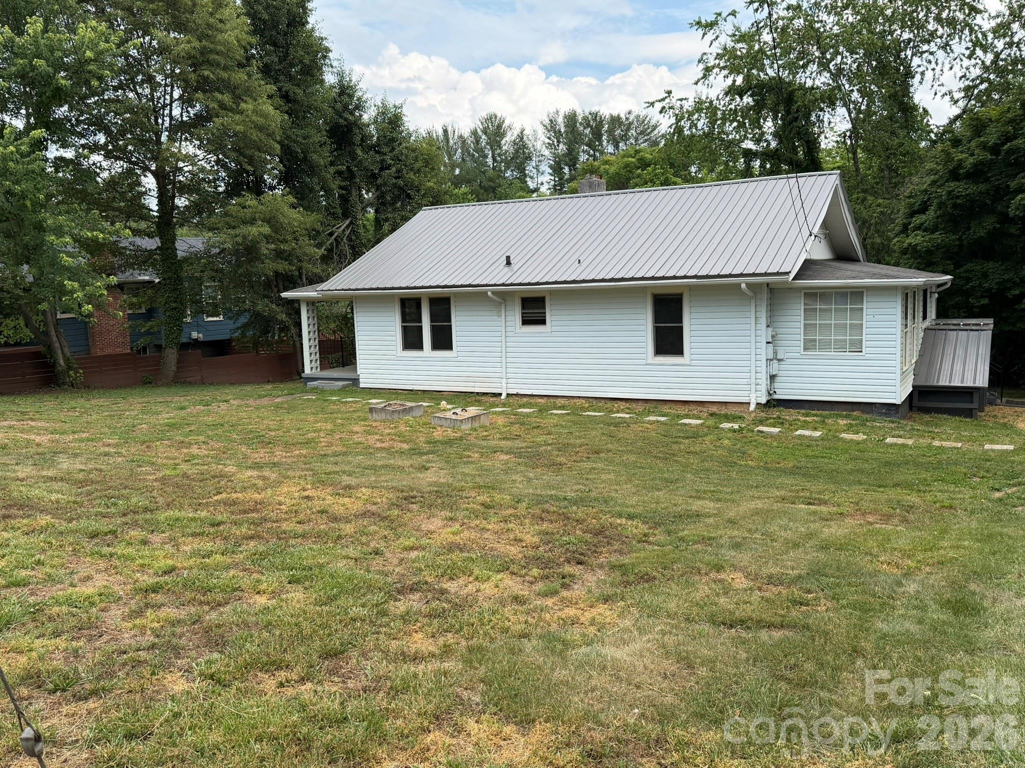 41 Oak Hill Drive — Asheville