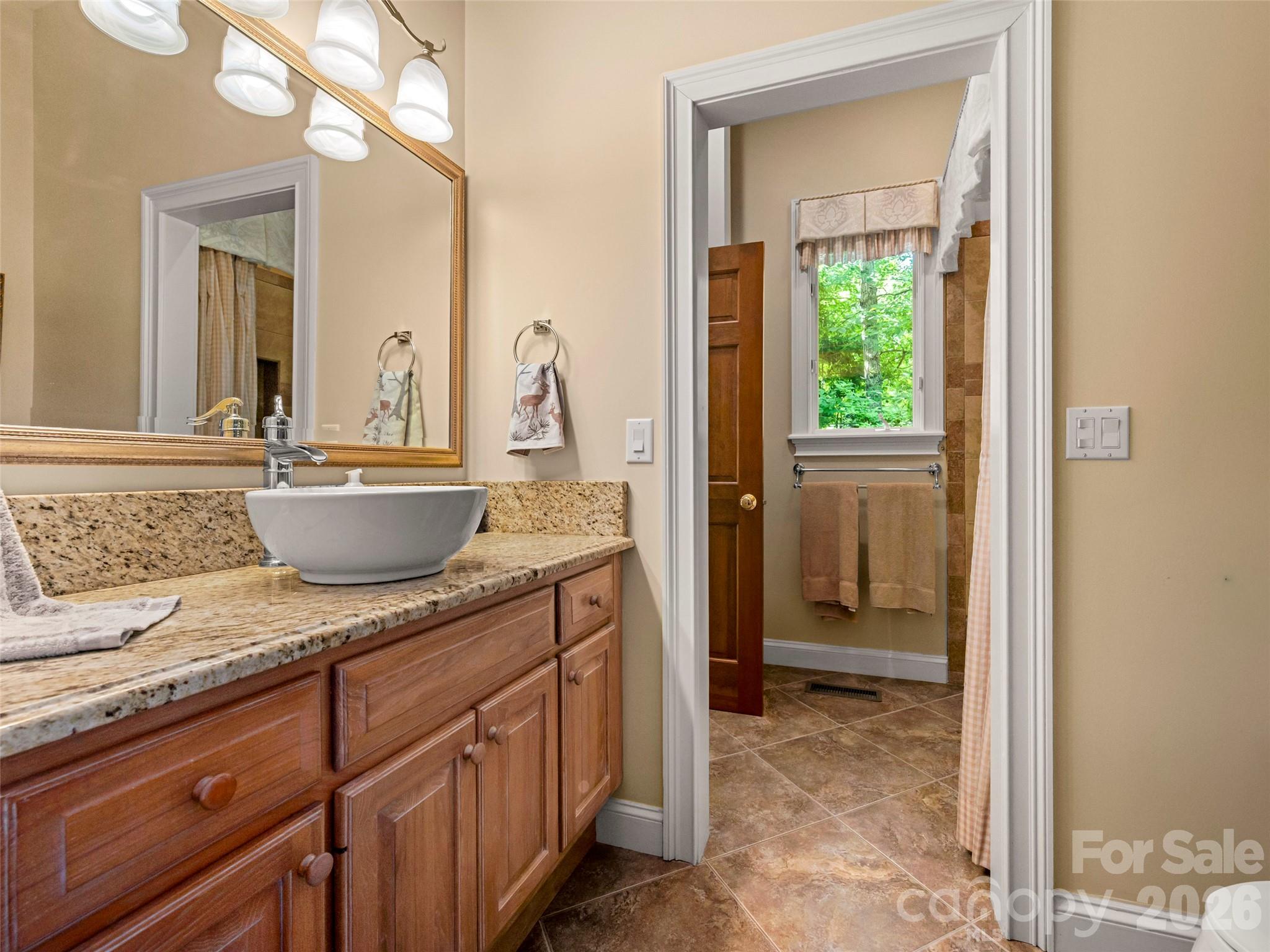110 Little Cherokee Ridge — Hendersonville
