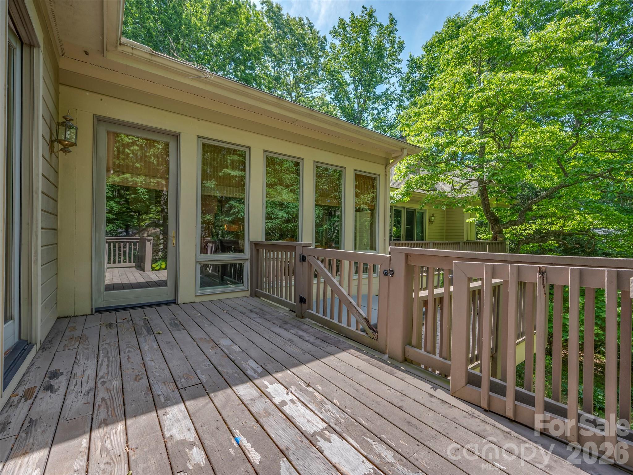 110 Little Cherokee Ridge — Hendersonville