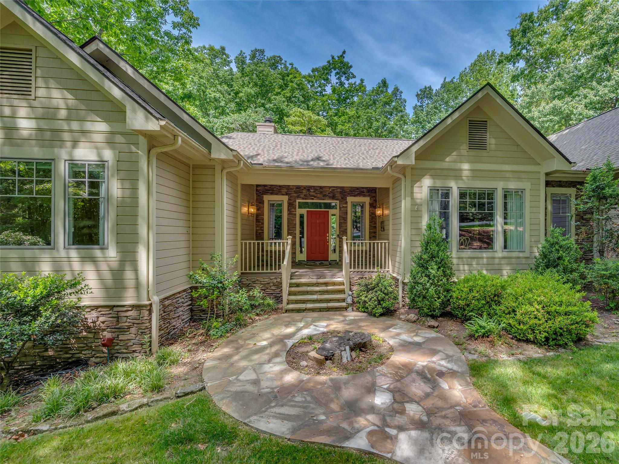 110 Little Cherokee Ridge — Hendersonville
