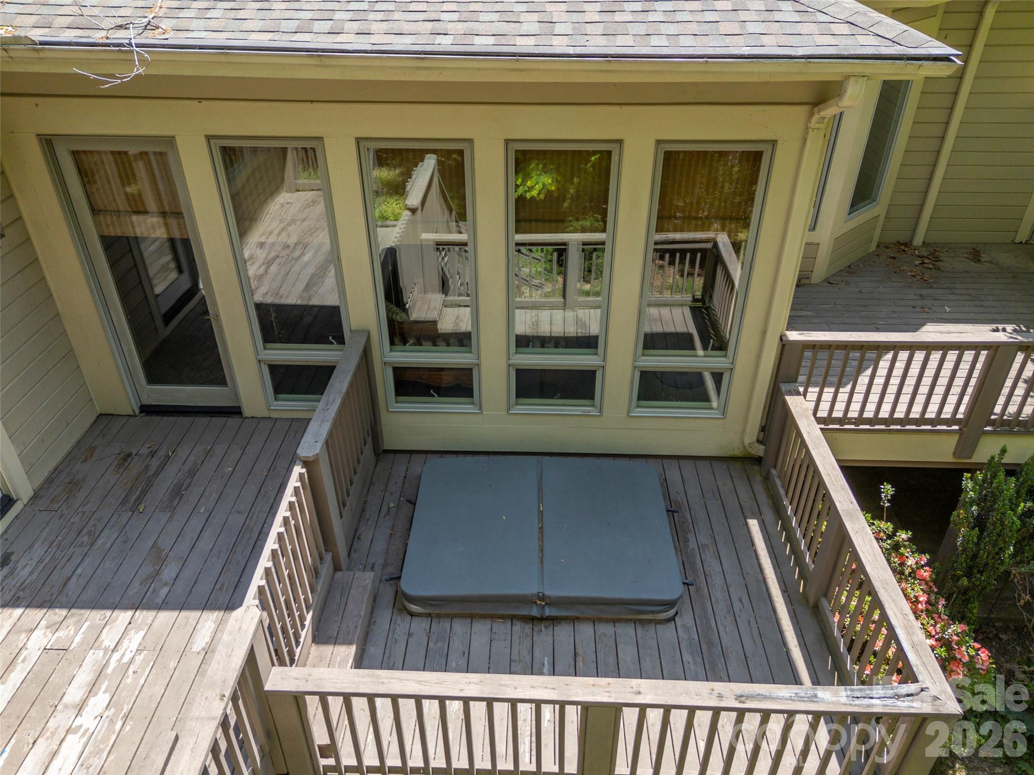 110 Little Cherokee Ridge — Hendersonville