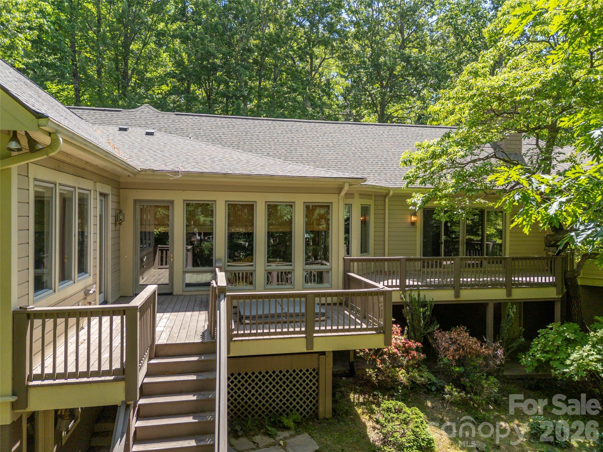 110 Little Cherokee Ridge — Hendersonville