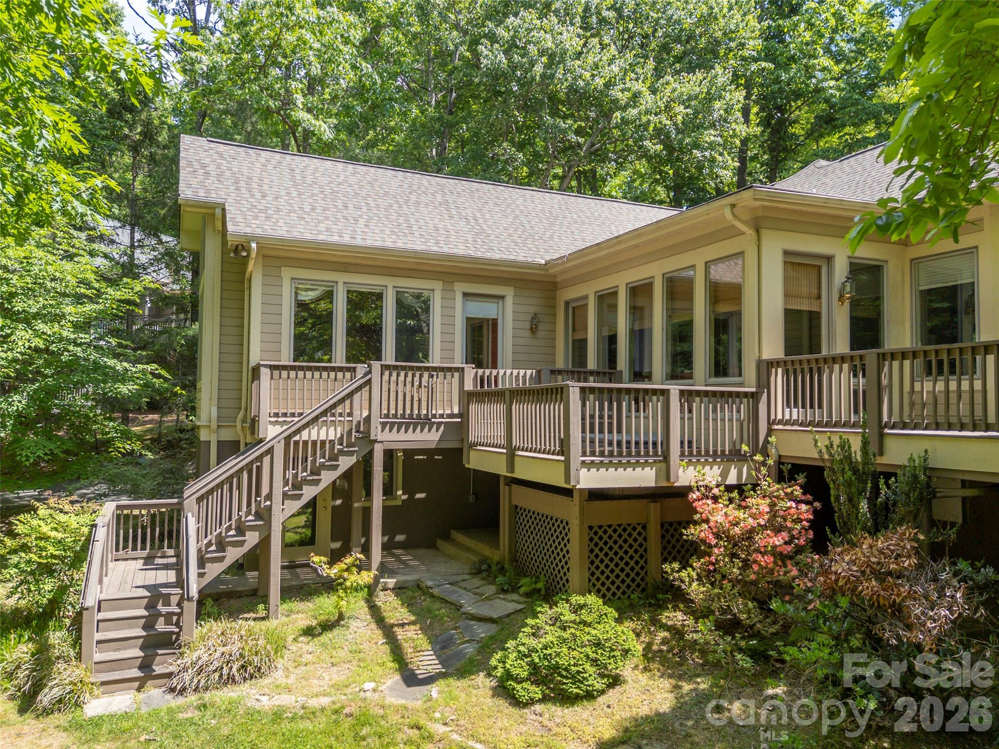 110 Little Cherokee Ridge — Hendersonville