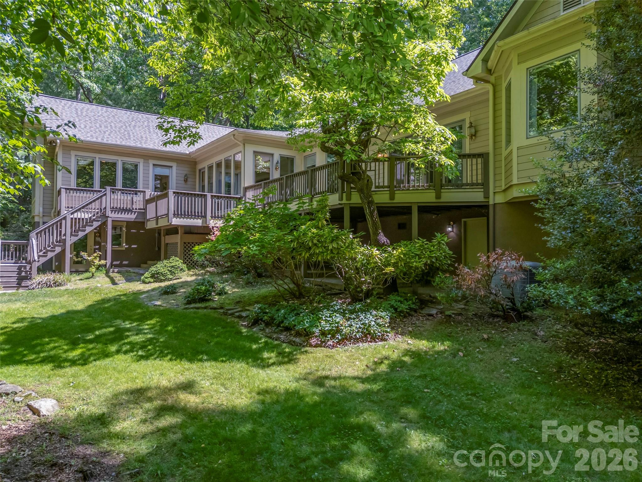 110 Little Cherokee Ridge — Hendersonville