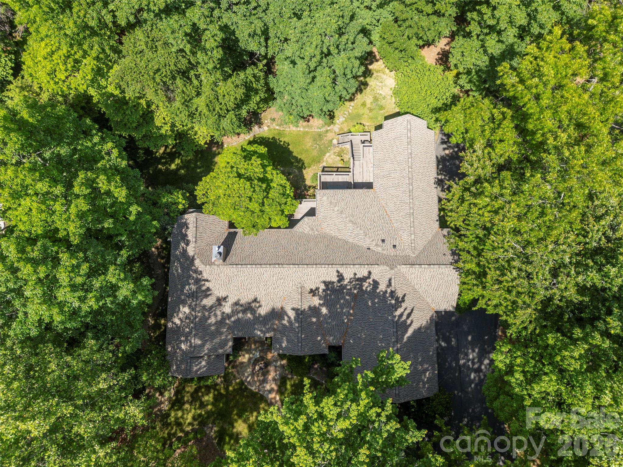 110 Little Cherokee Ridge — Hendersonville