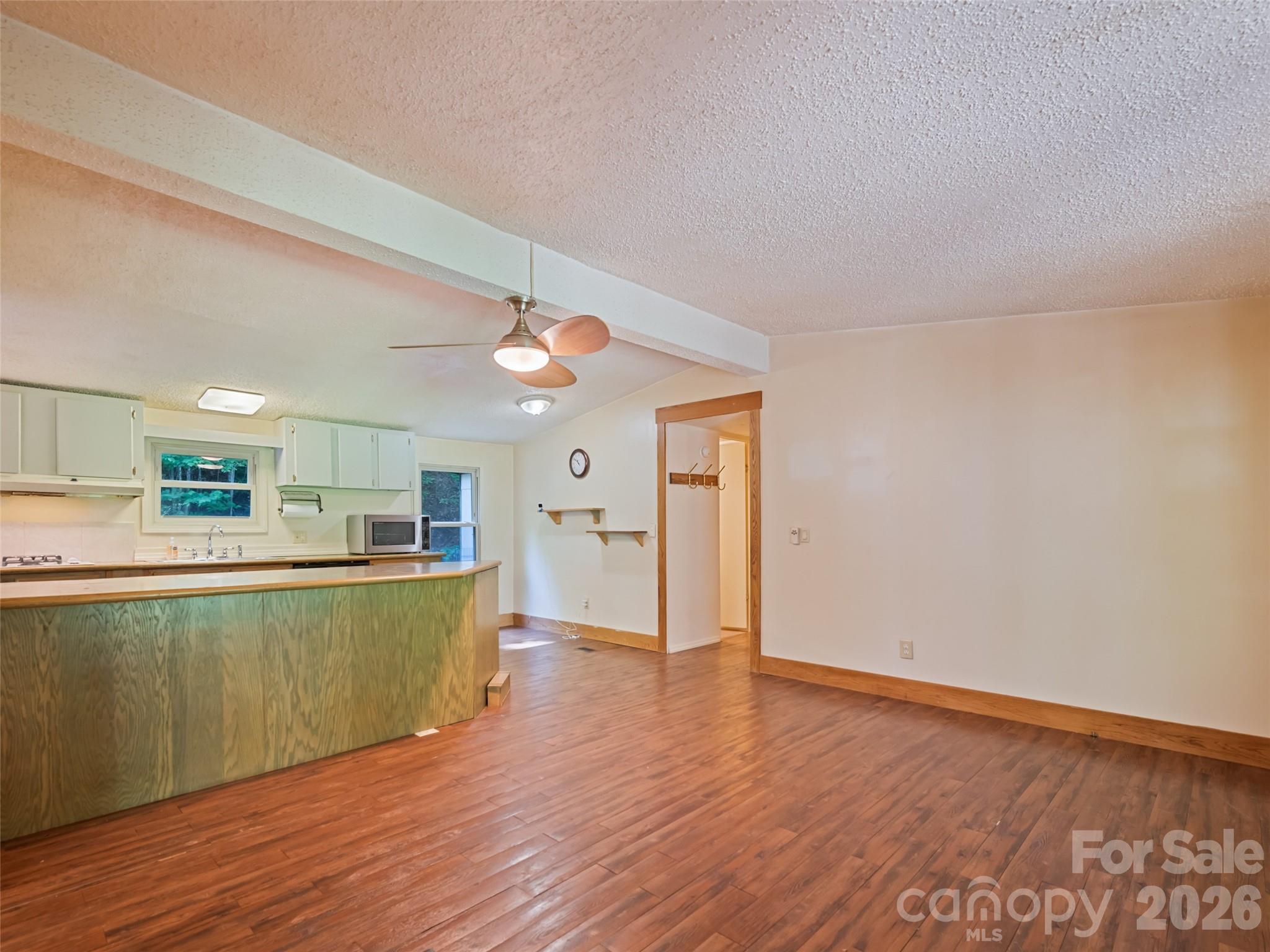 102 Serenity Lane — Clyde