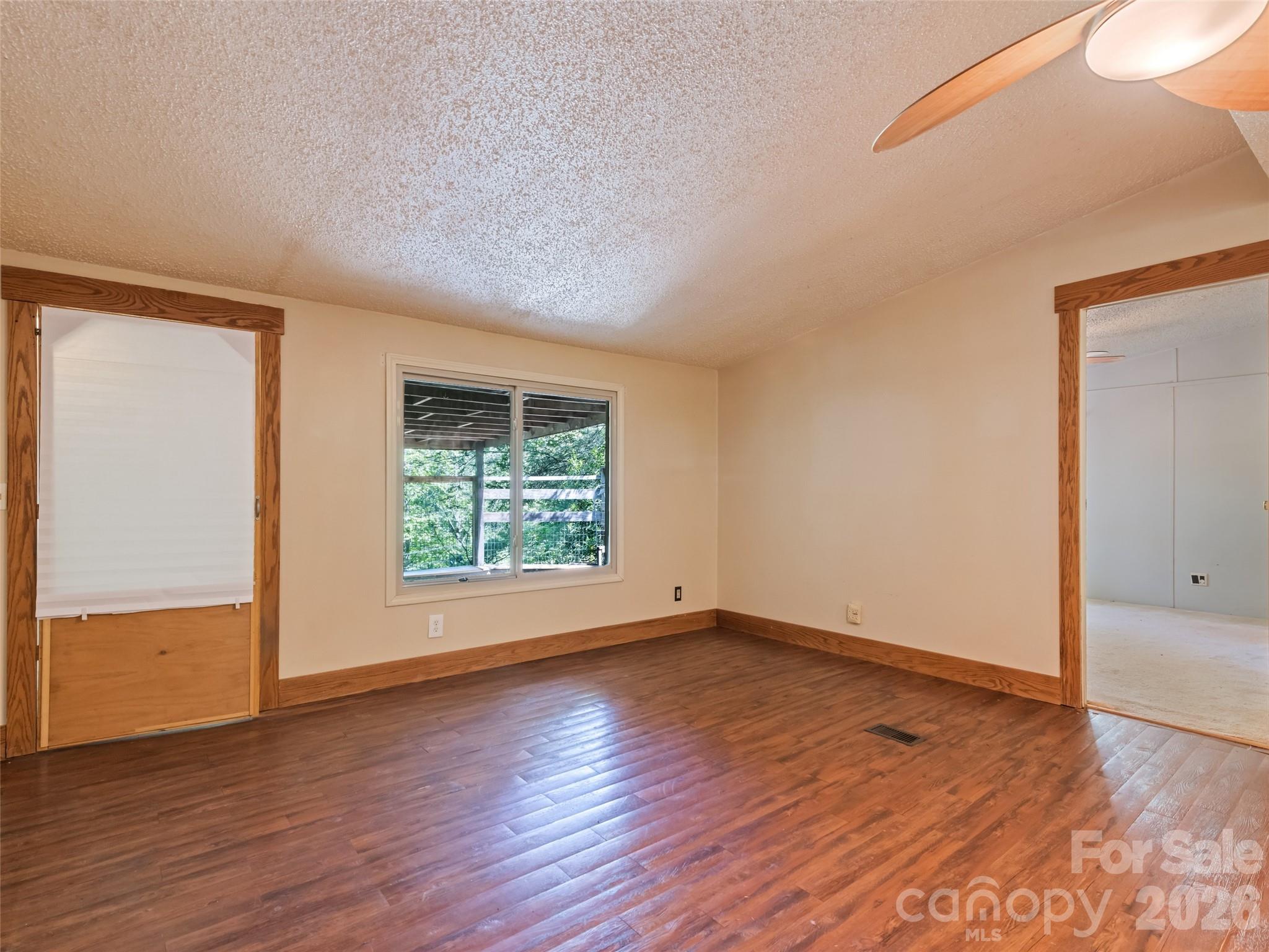 102 Serenity Lane — Clyde
