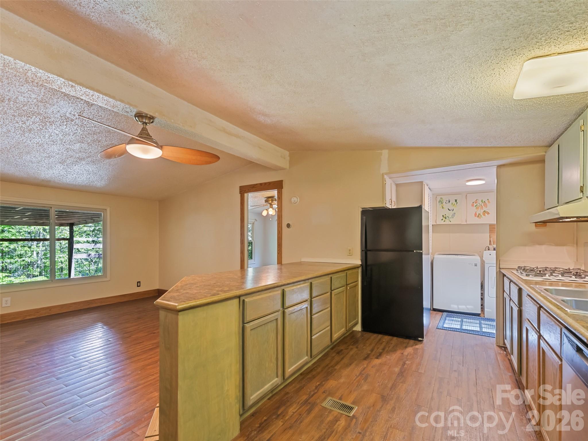 102 Serenity Lane — Clyde