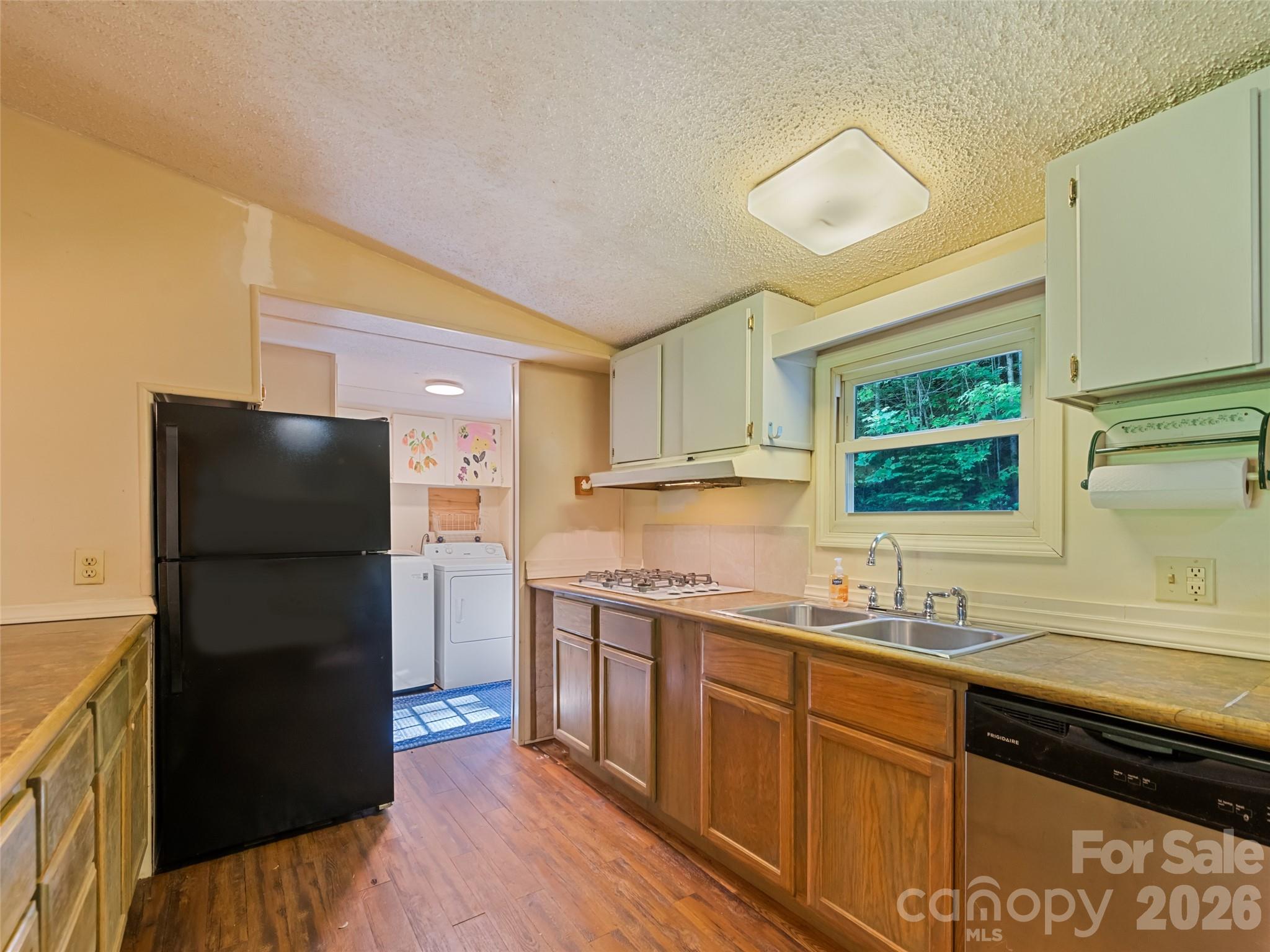 102 Serenity Lane — Clyde