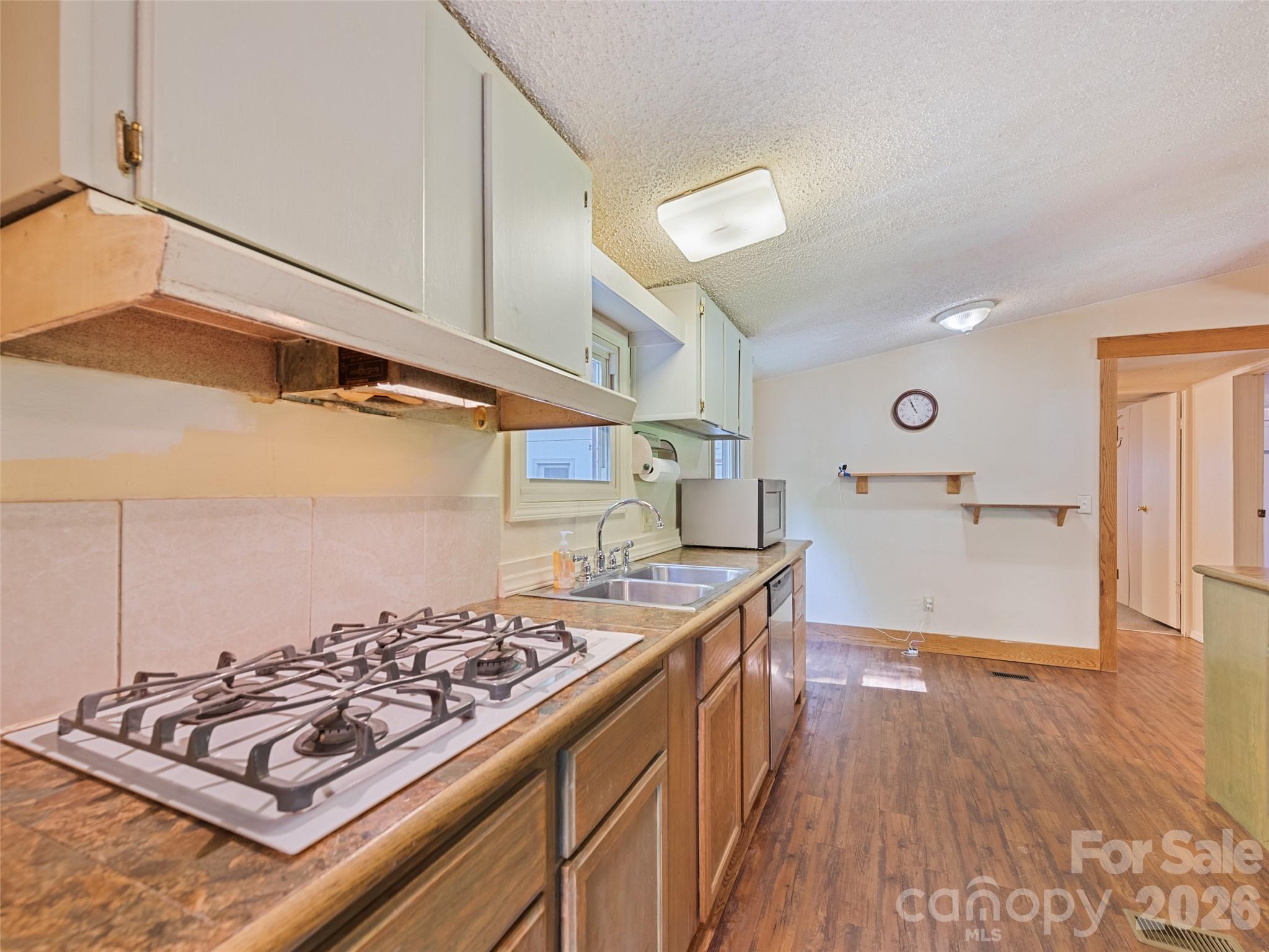 102 Serenity Lane — Clyde