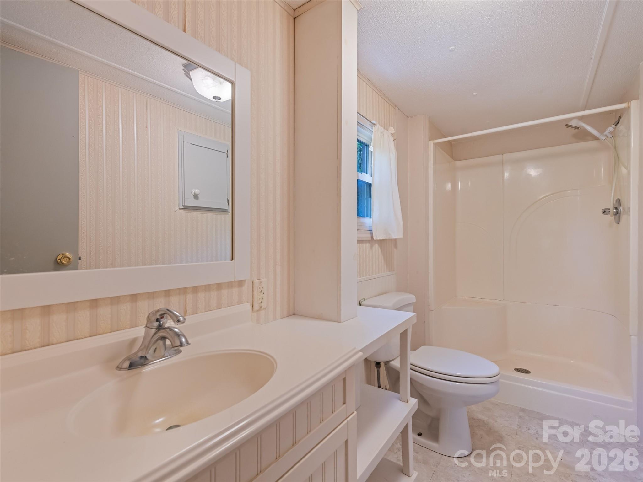 102 Serenity Lane — Clyde