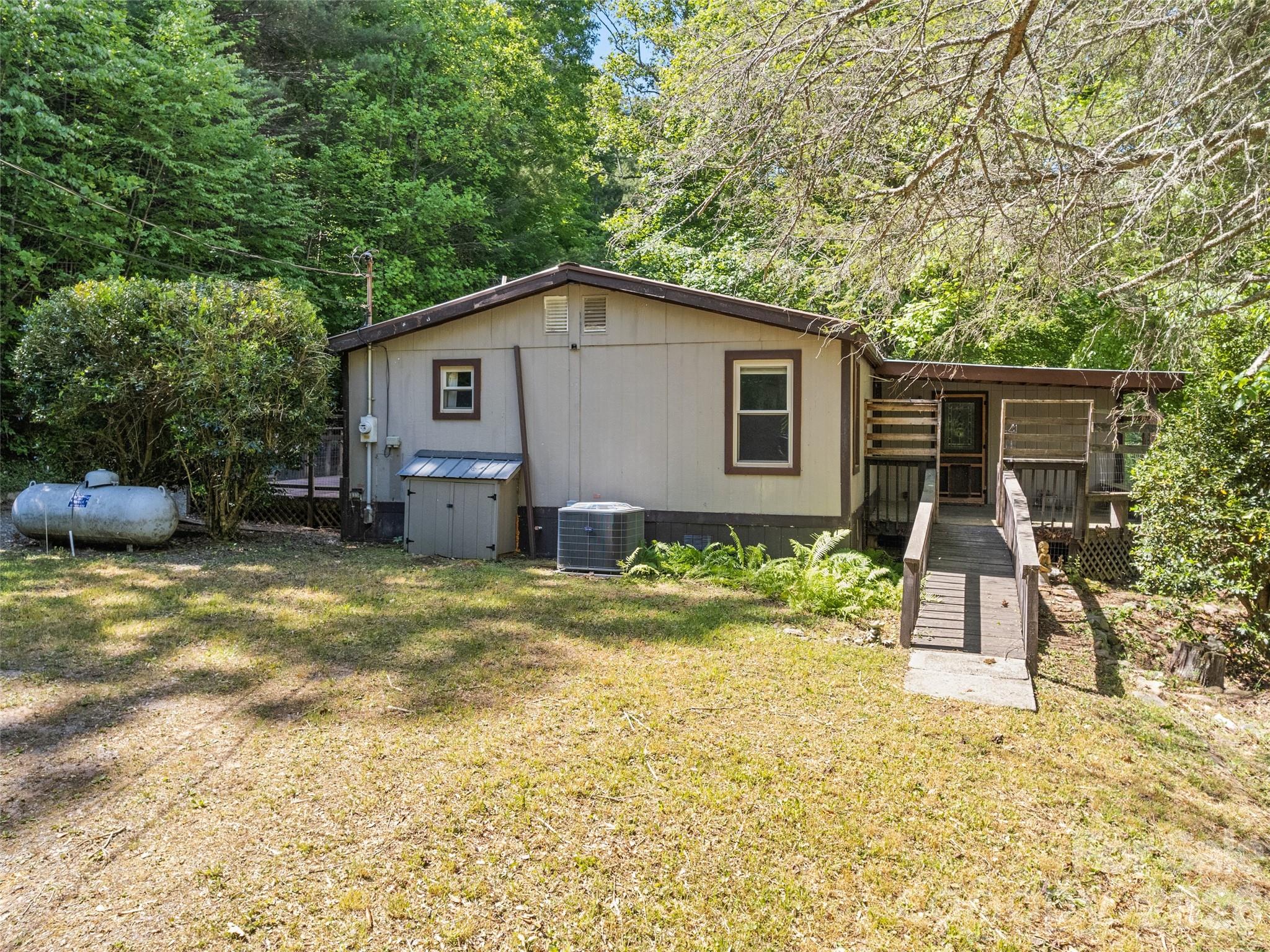 102 Serenity Lane — Clyde