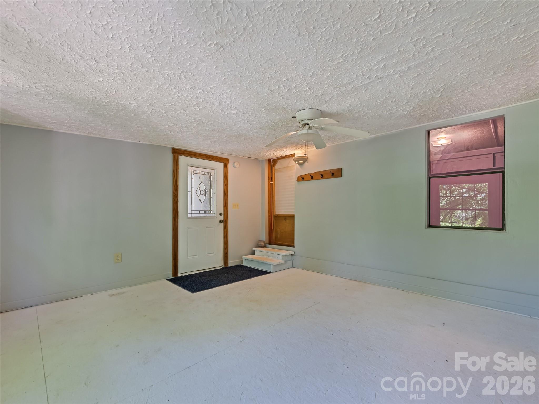 102 Serenity Lane — Clyde