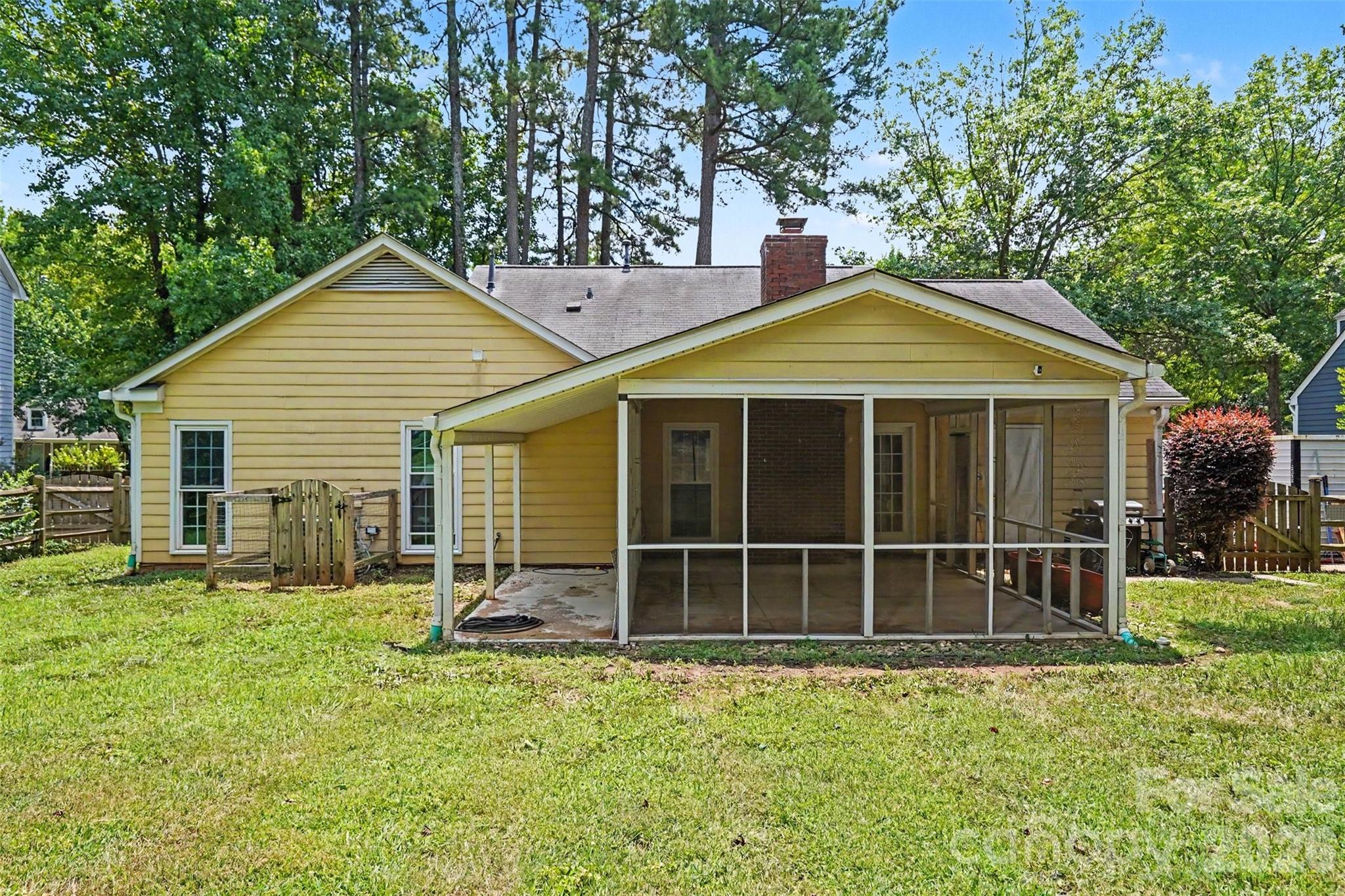 4300 Saxonbury Way — Charlotte