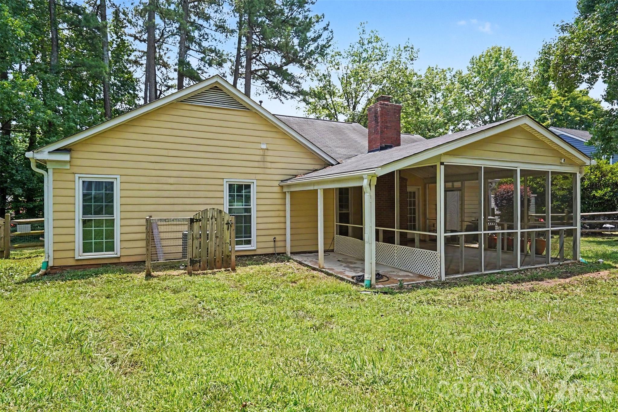 4300 Saxonbury Way — Charlotte