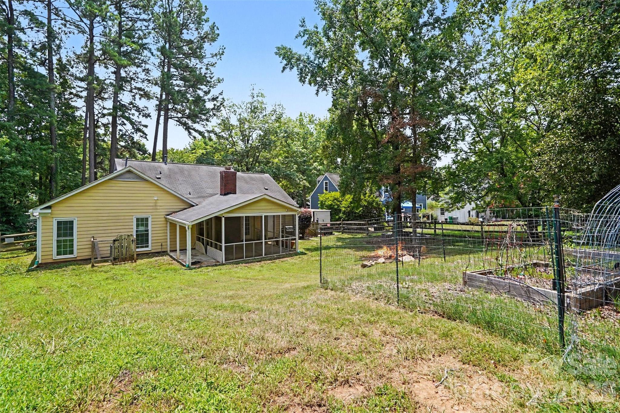 4300 Saxonbury Way — Charlotte